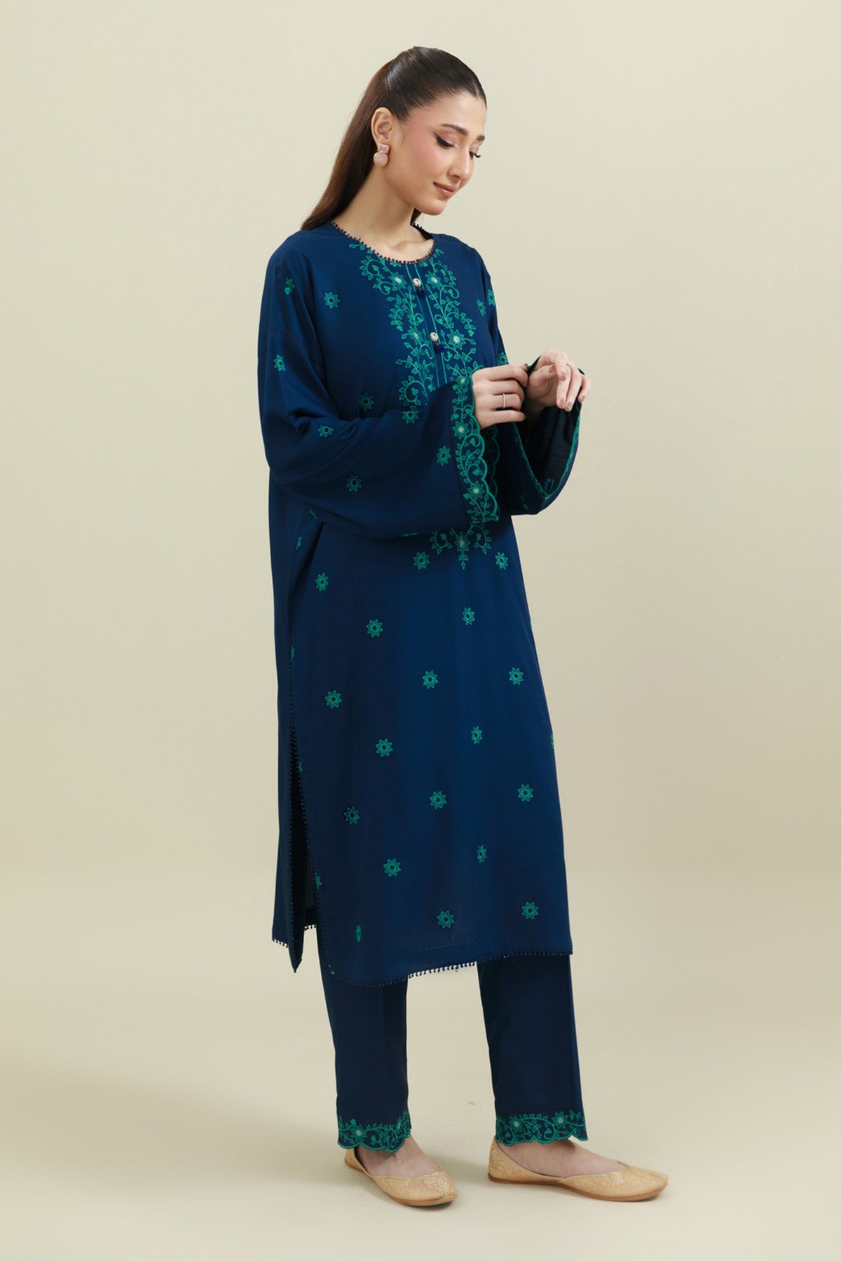 2 Piece - Embroidered Suit - C6405 - Shop Now at Kayseria