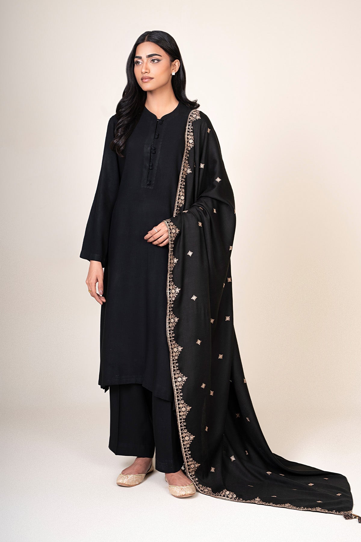 SWATI WOOL  |  EMBROIDERED