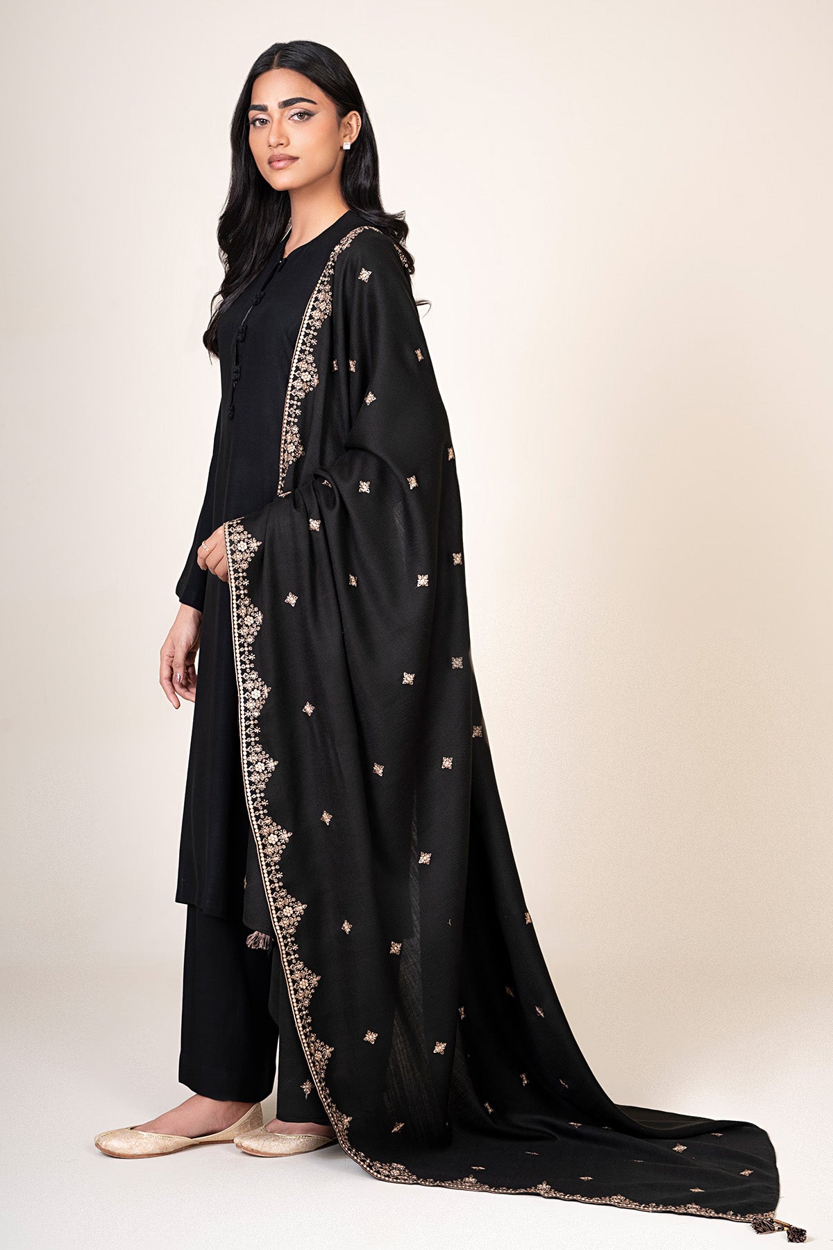 Embroidered Swati Wool Dupatta - C6429 - Shop Now at Kayseria