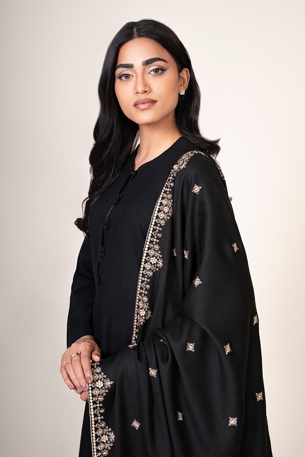 Embroidered Swati Wool Dupatta - C6429 - Shop Now at Kayseria