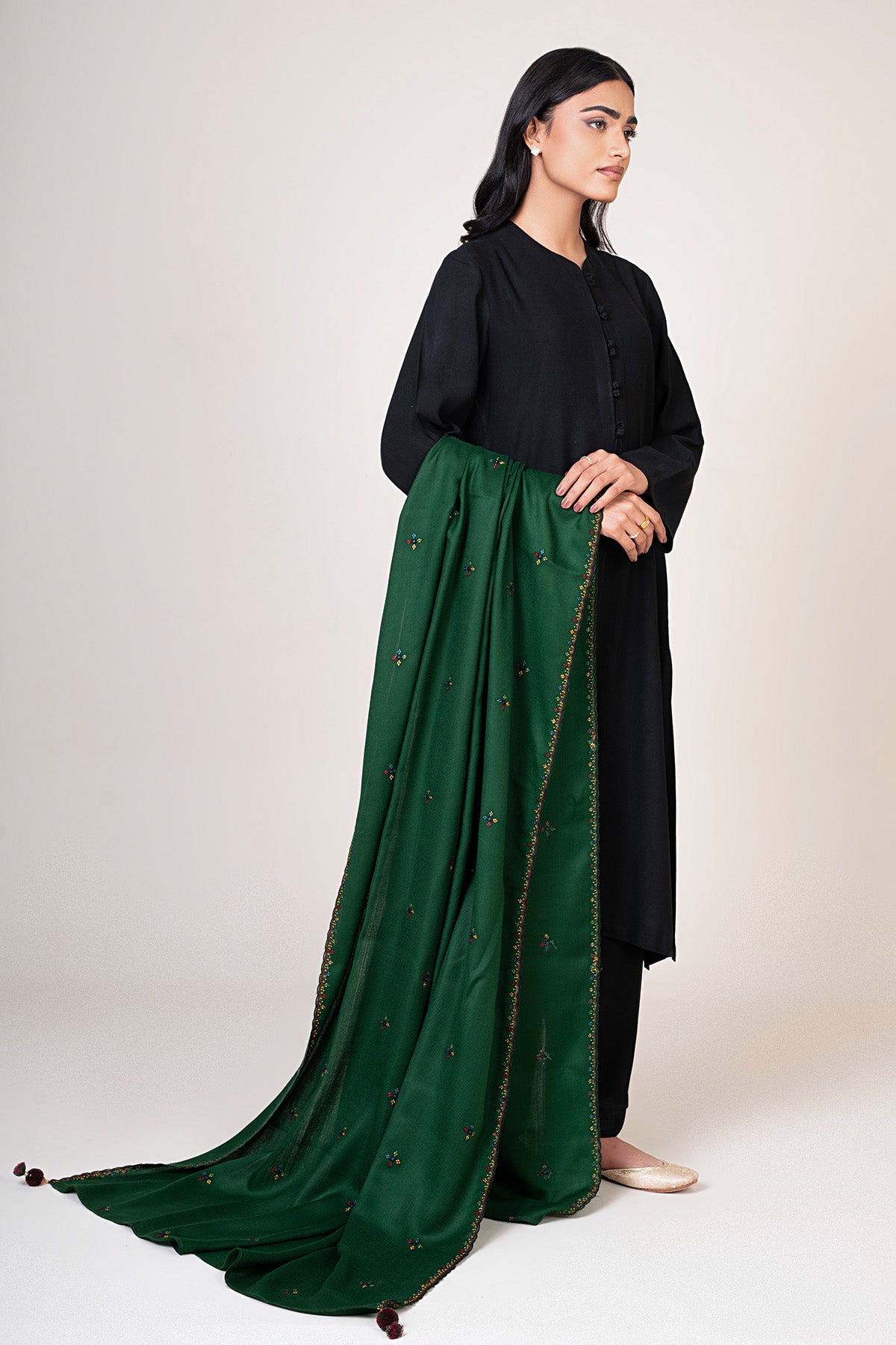 Embroidered Swati Wool Dupatta - C6430 - Shop Now at Kayseria