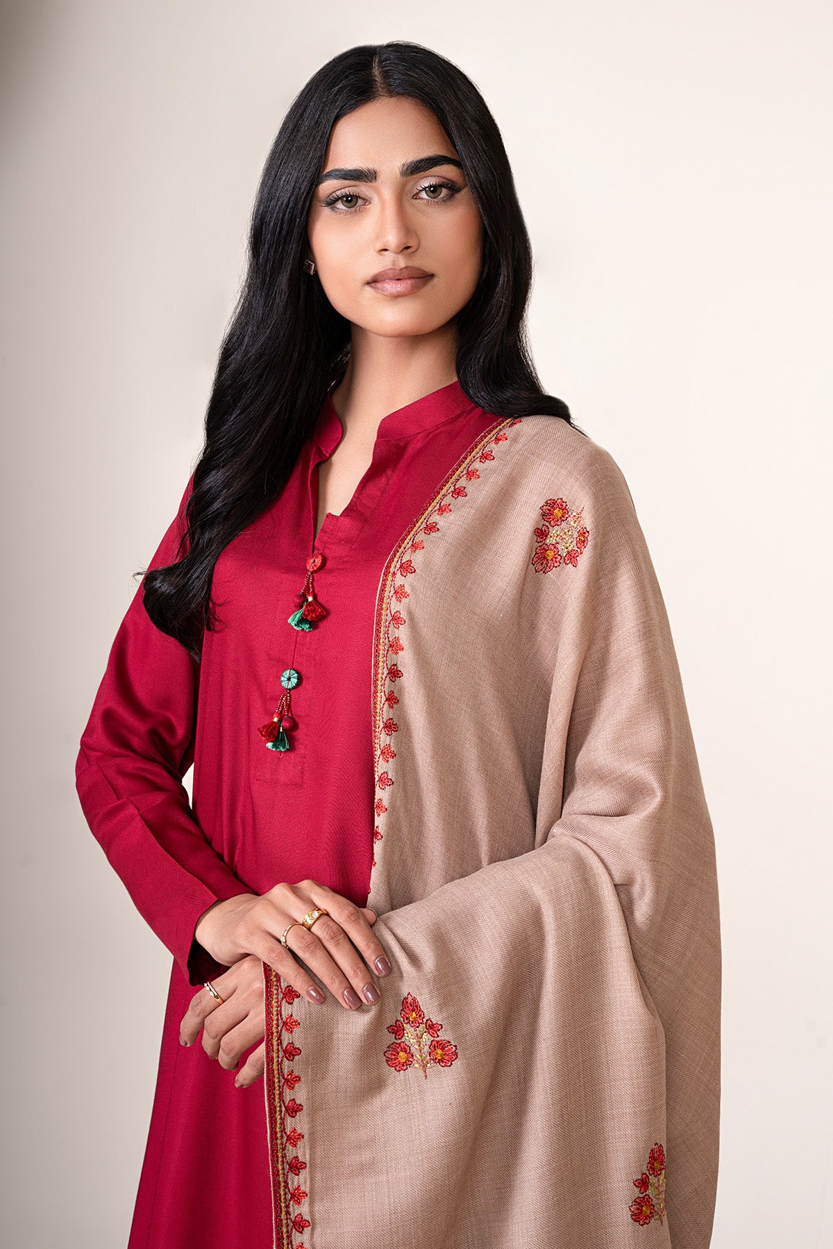 Embroidered Swati Wool Dupatta - C6438 - Shop Now at Kayseria