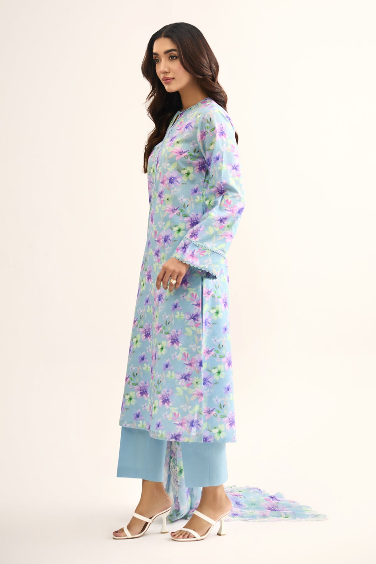 LAWN  |  EMBROIDERED - Shop Now at Kayseria