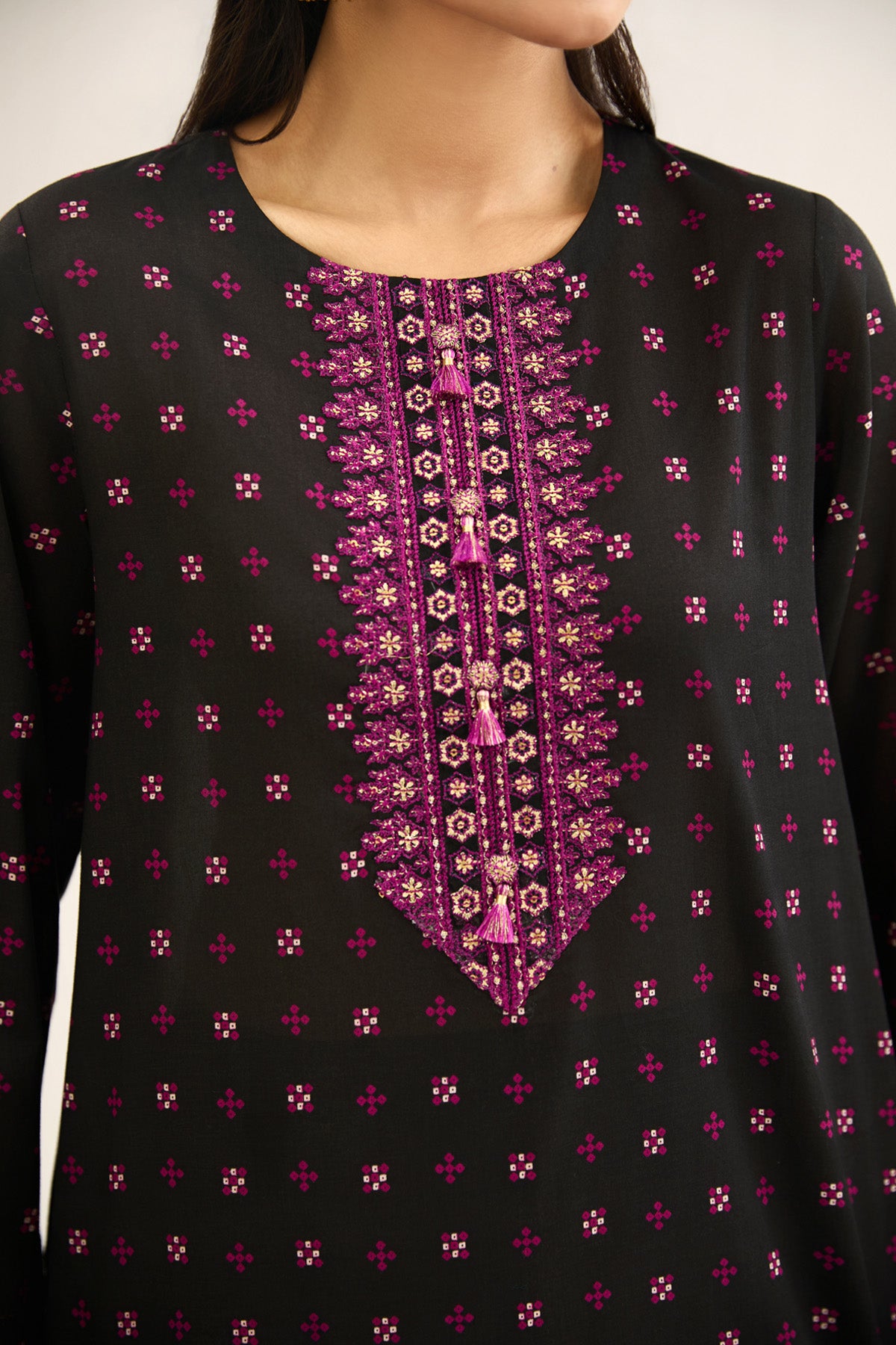 LAWN  |  EMBROIDERED - Shop Now at Kayseria