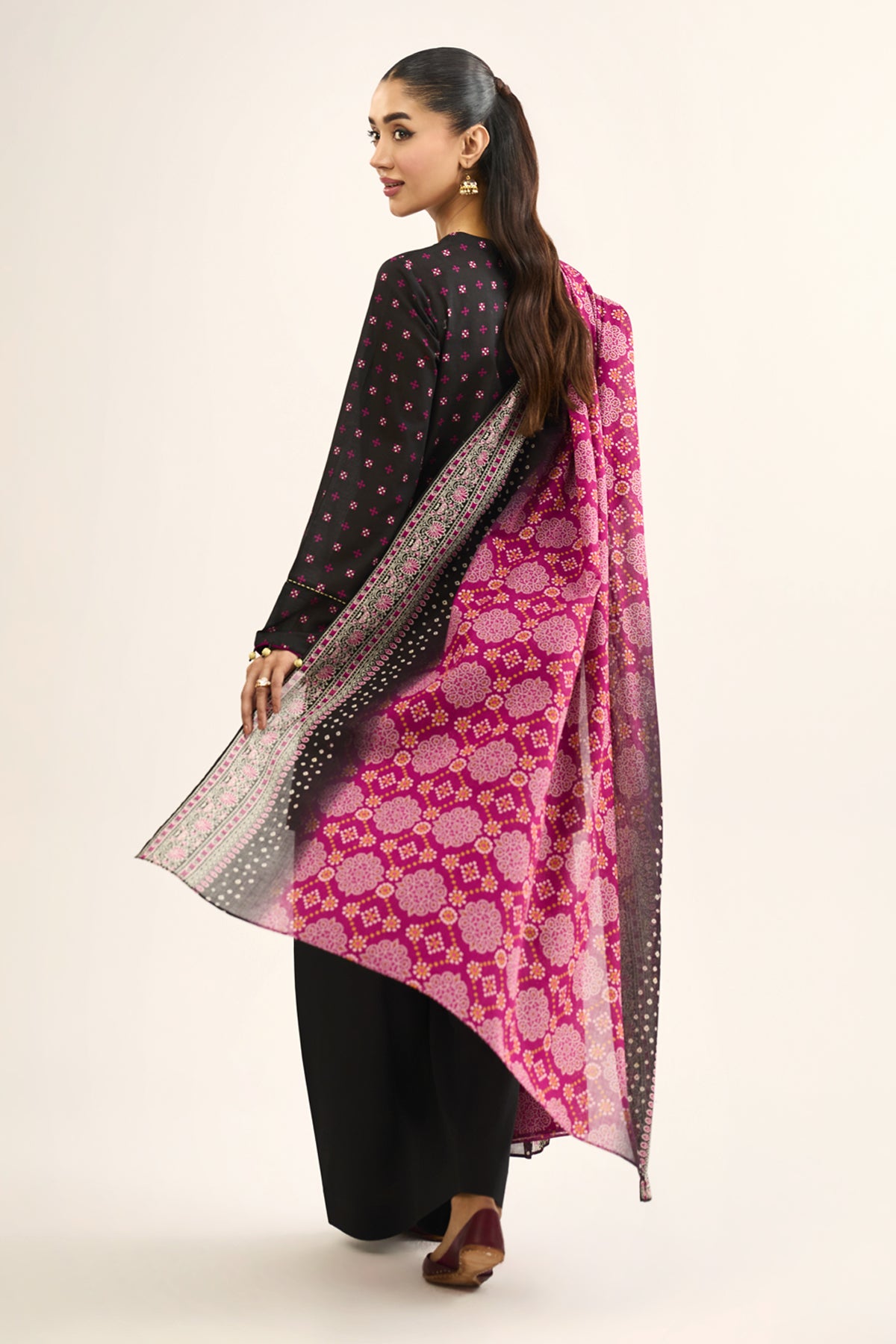 LAWN  |  EMBROIDERED - Shop Now at Kayseria