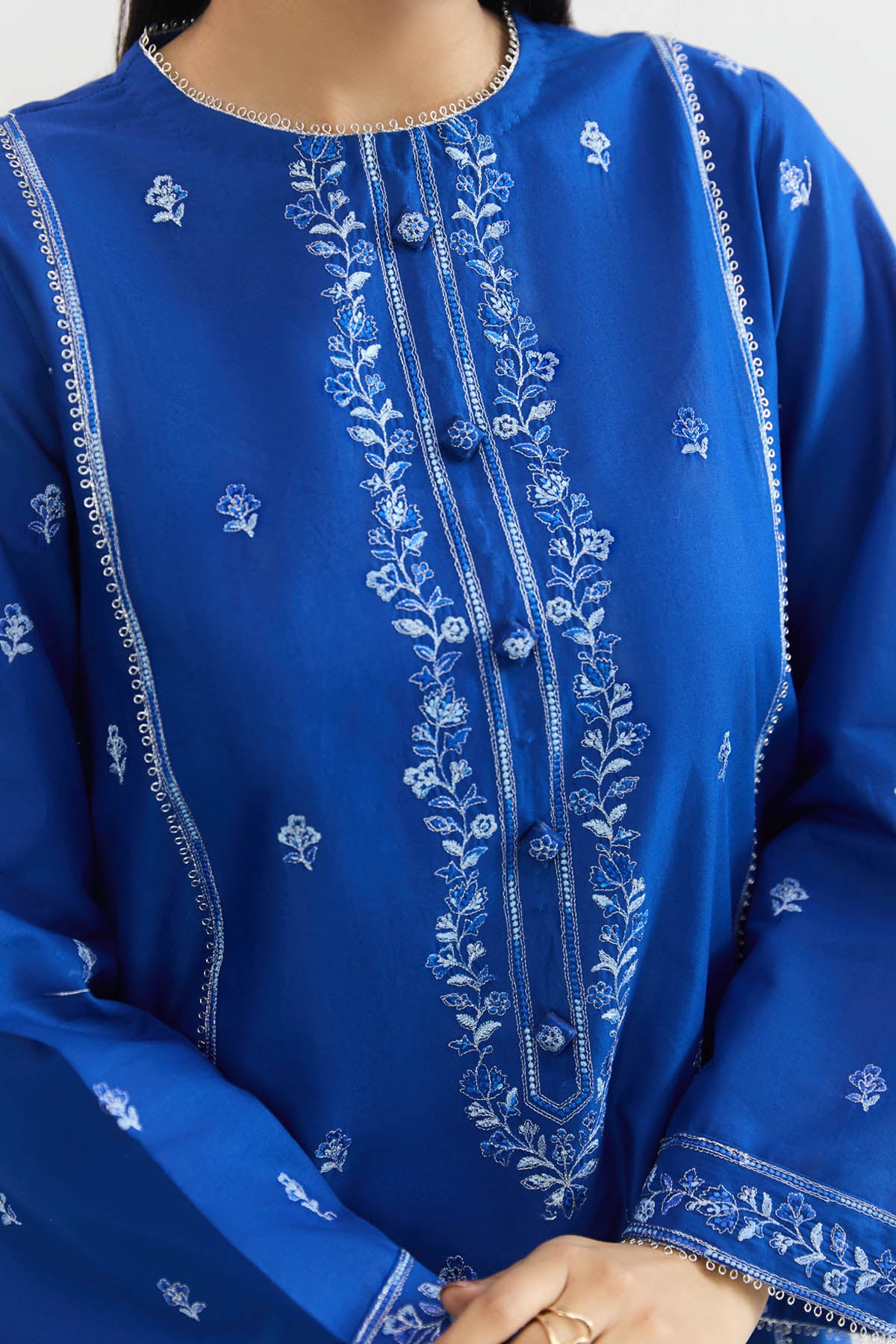 LAWN | EMBROIDERED - Shop Now at Kayseria