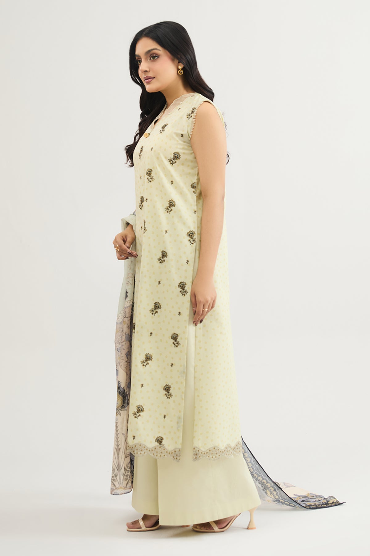 LAWN | EMBROIDERED - Shop Now at Kayseria