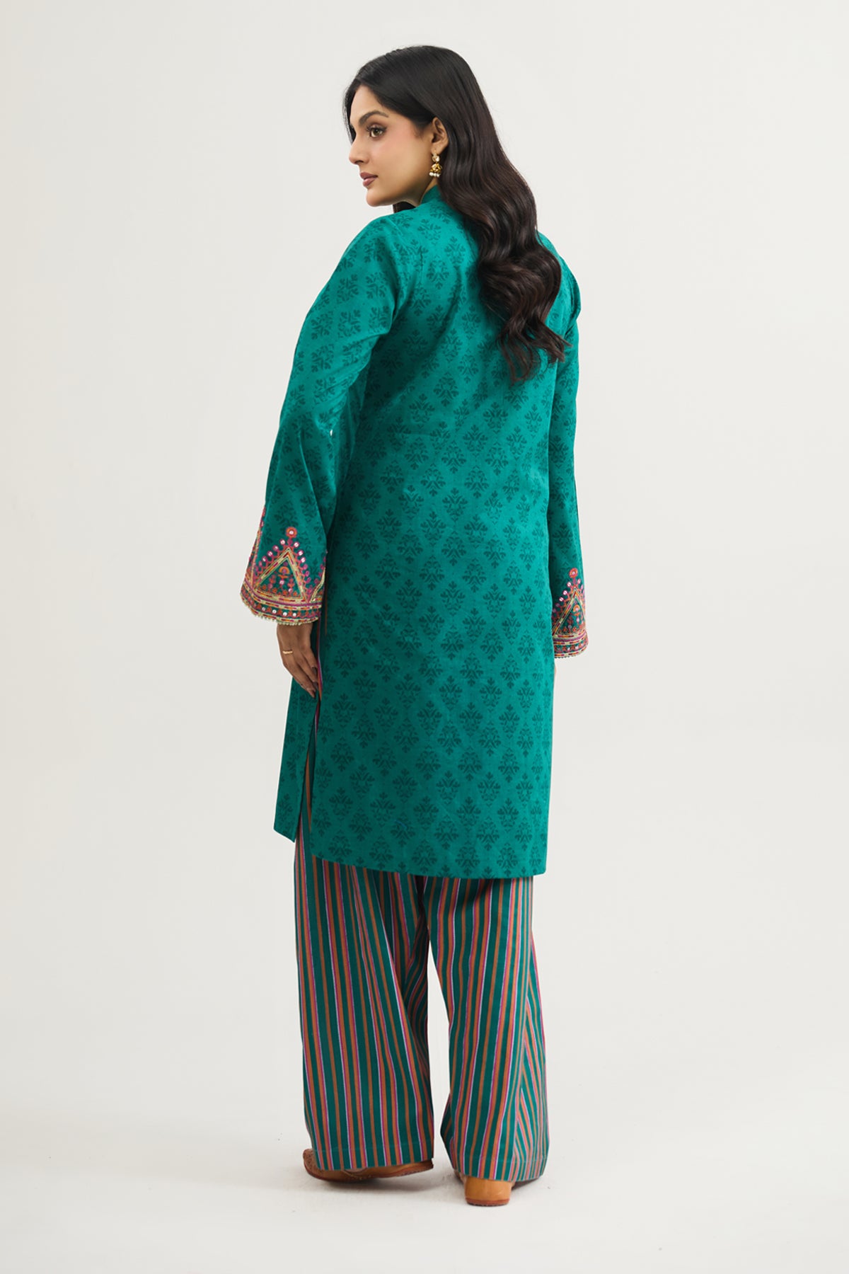 LAWN | EMBROIDERED - Shop Now at Kayseria
