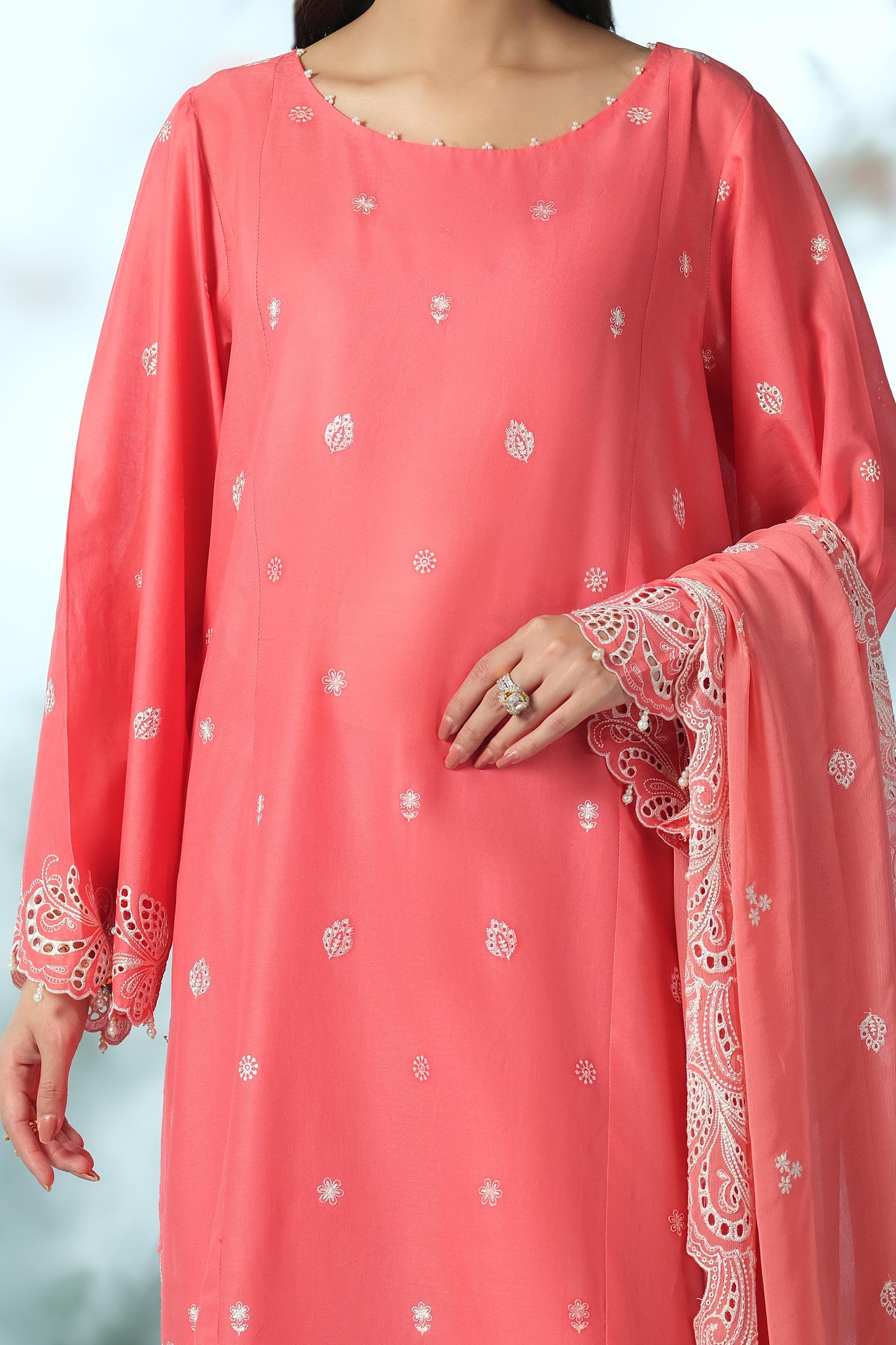 LAWN | EMBROIDERED