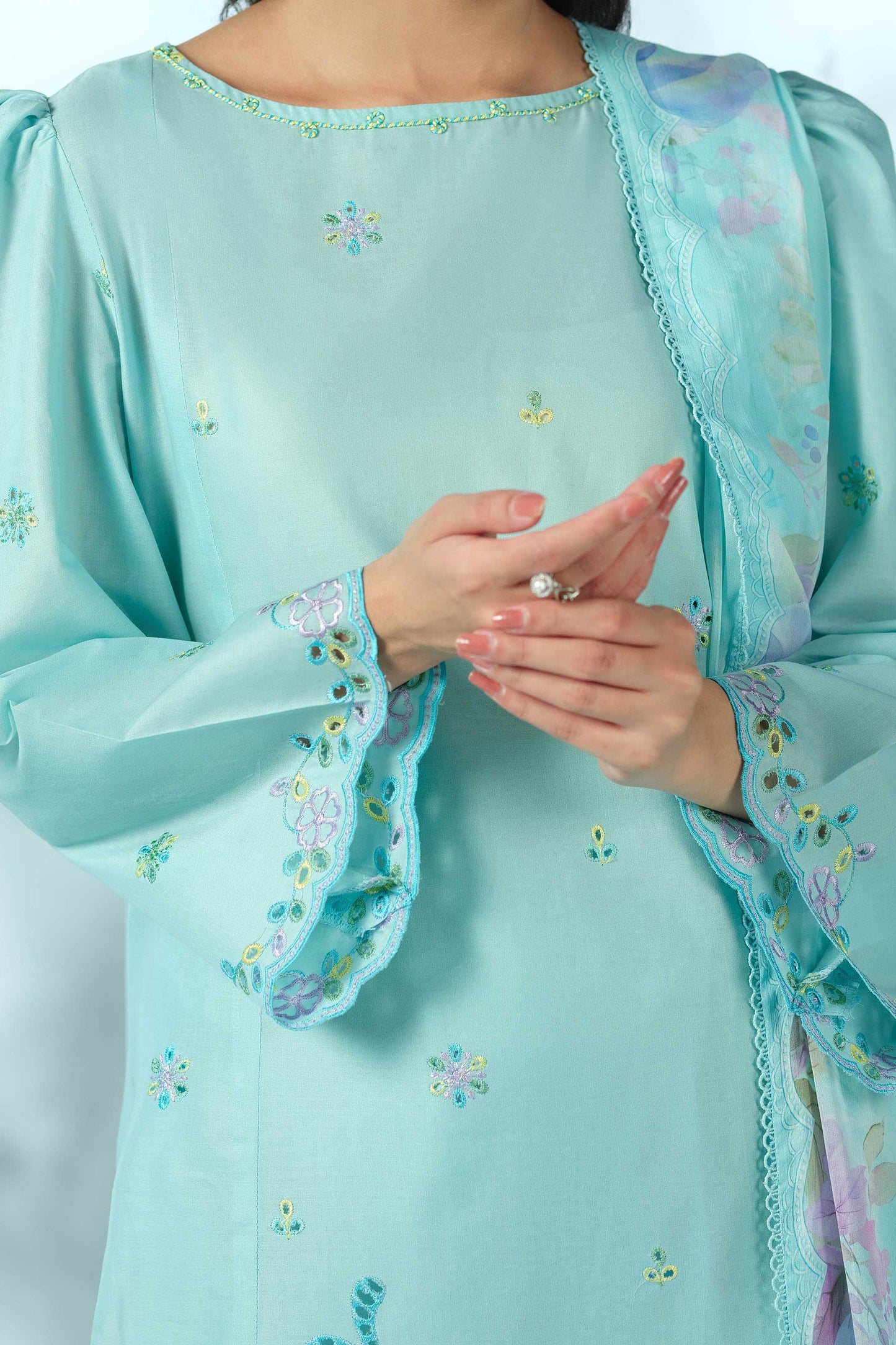 LAWN | EMBROIDERED