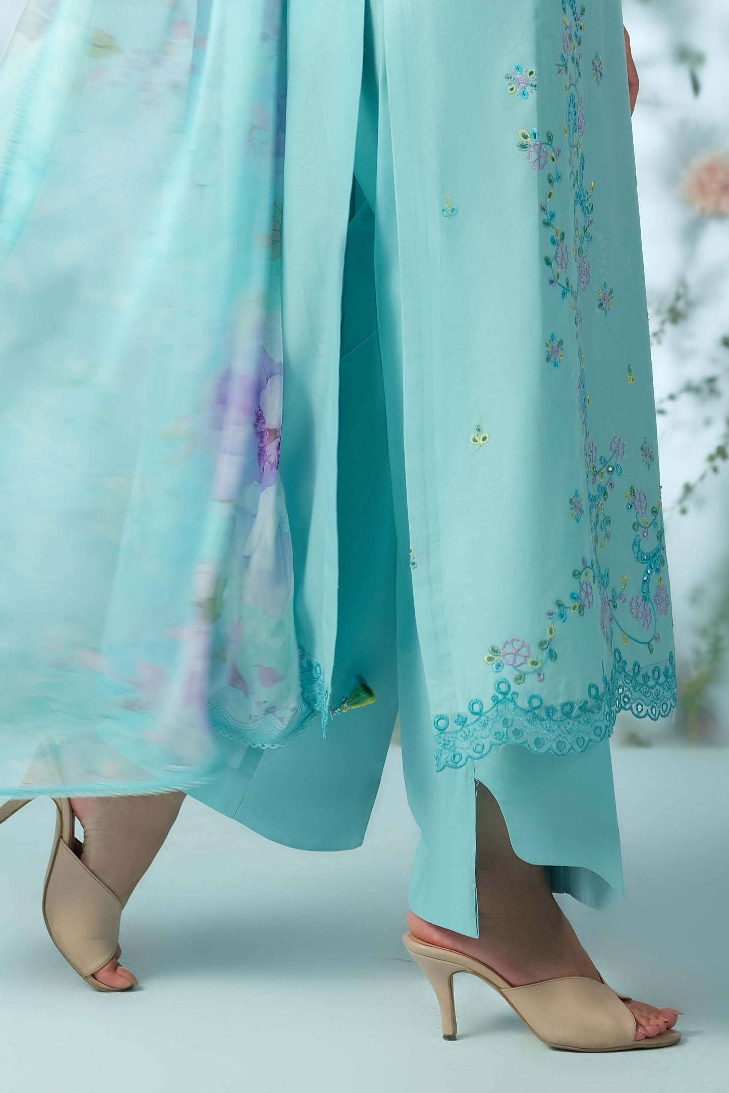 LAWN | EMBROIDERED