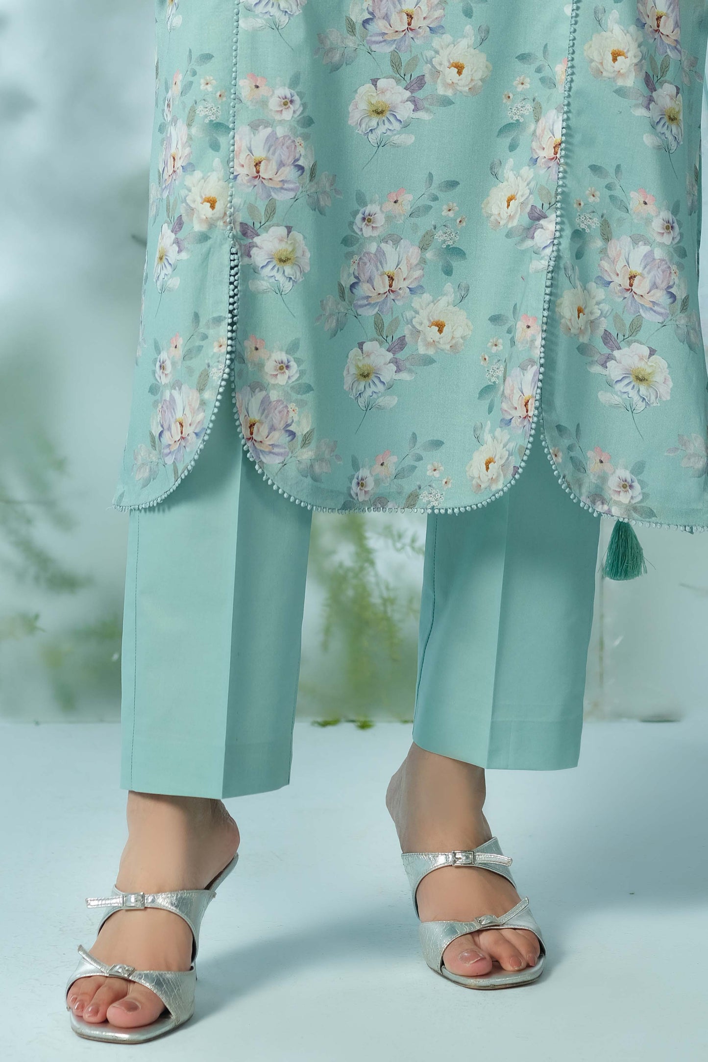 LAWN | EMBROIDERED