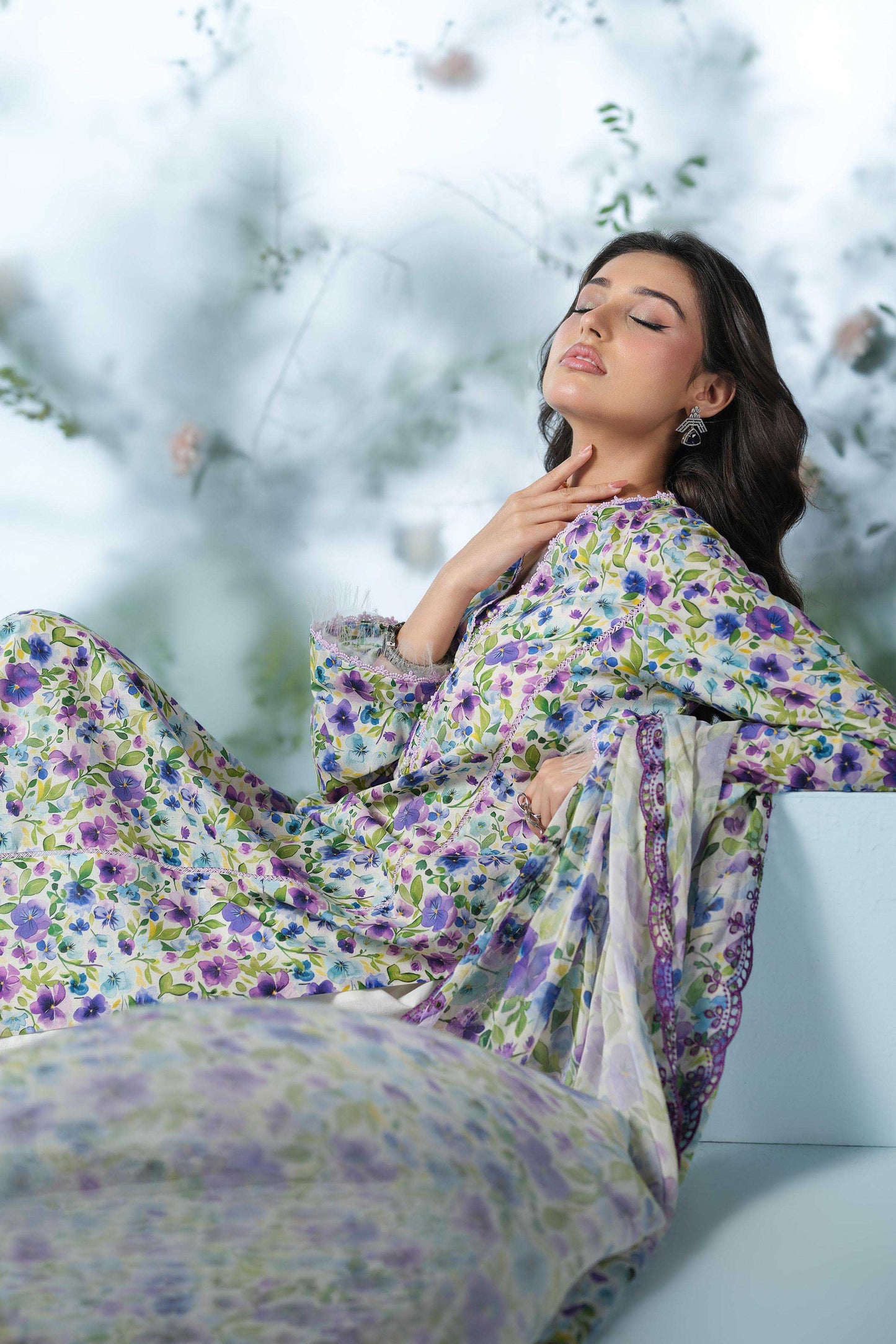 LAWN | EMBROIDERED