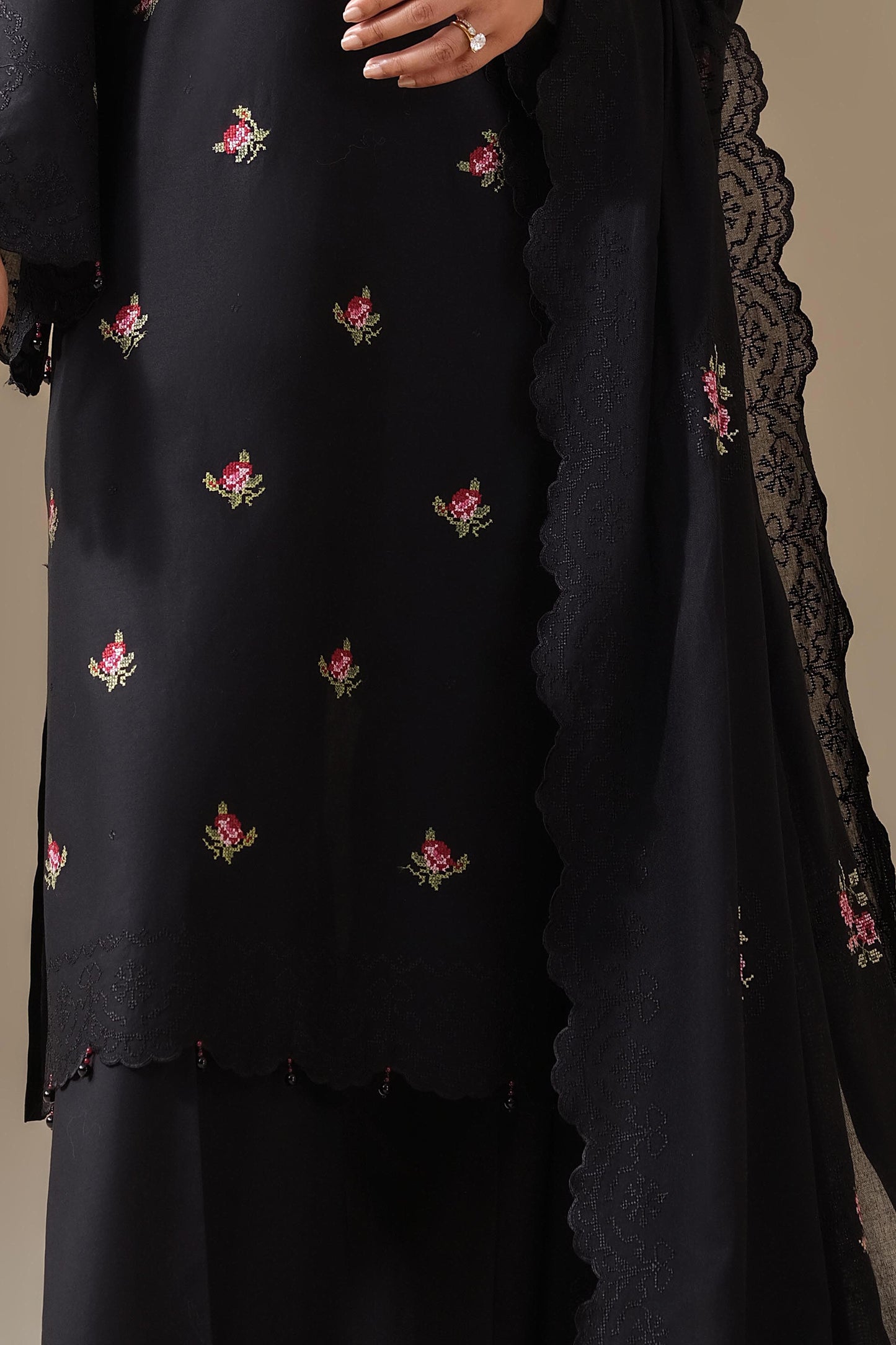 LAWN | EMBROIDERED