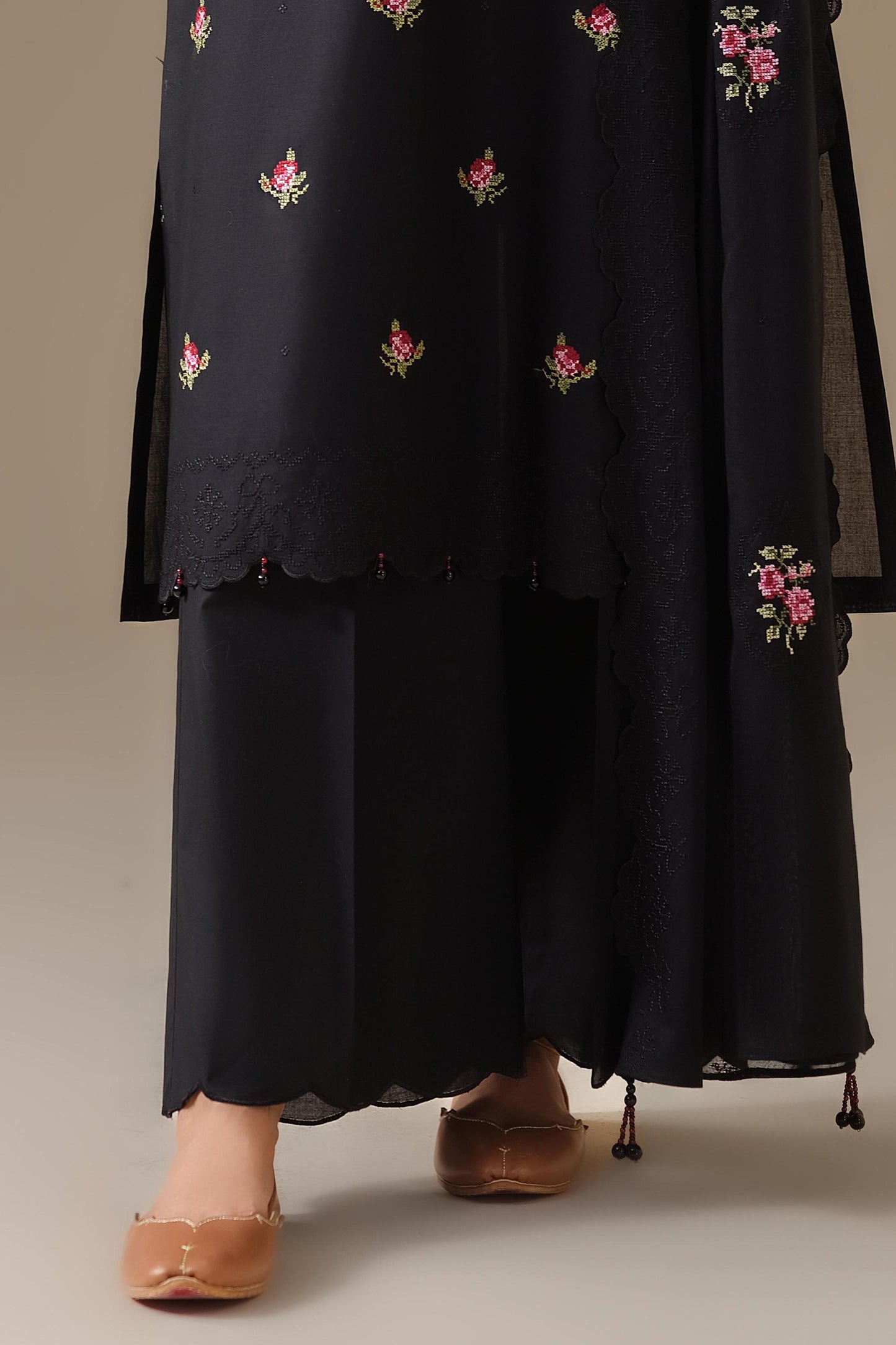 LAWN | EMBROIDERED