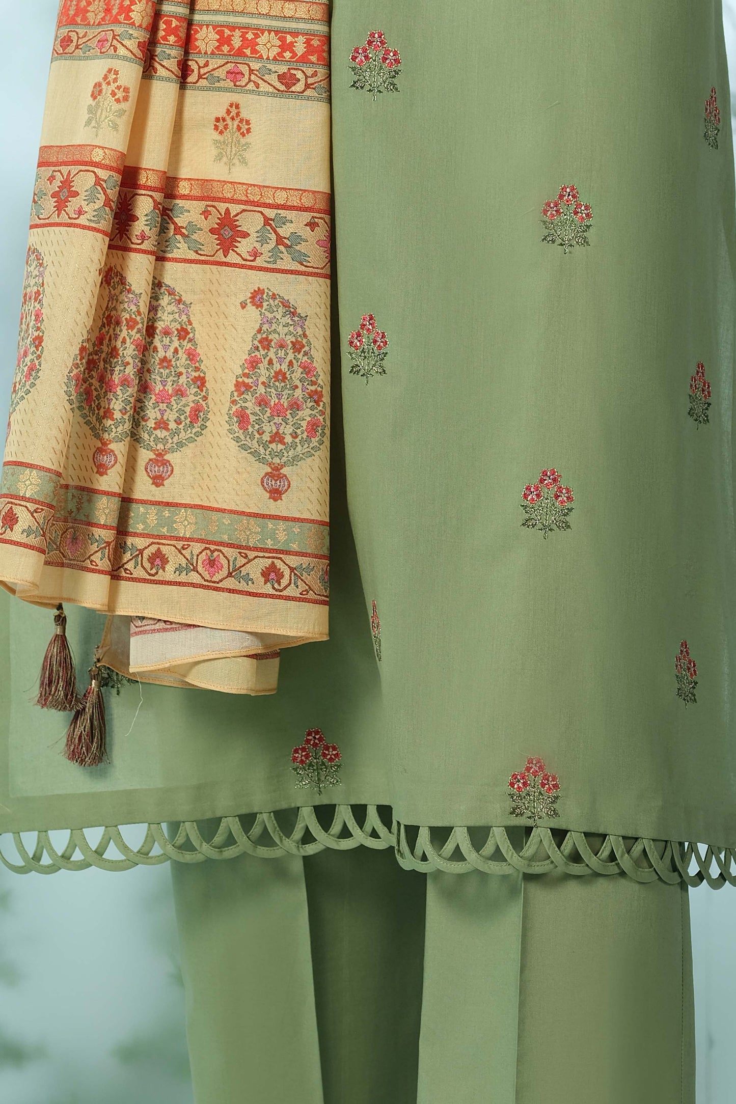 LAWN | EMBROIDERED