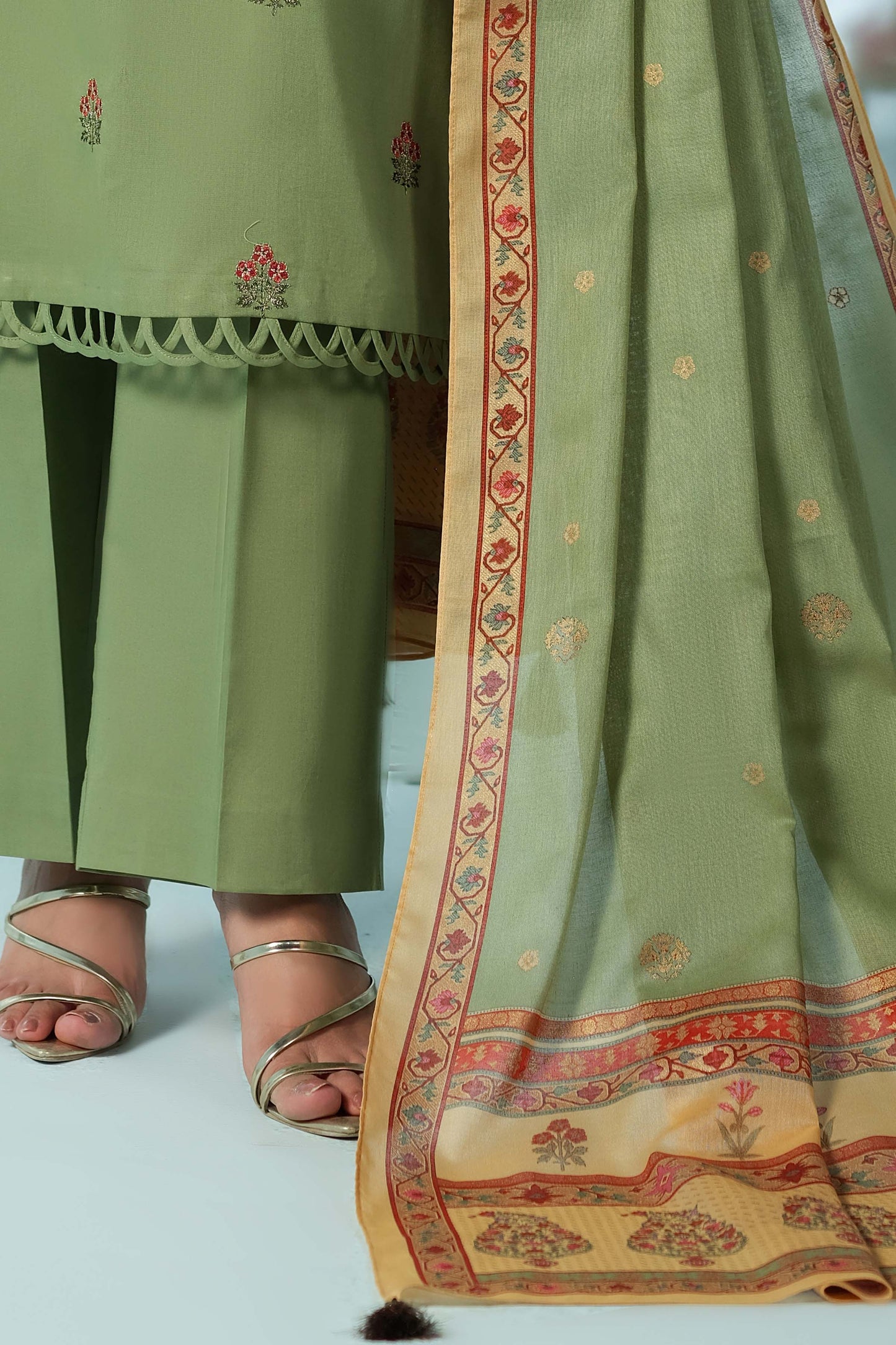 LAWN | EMBROIDERED