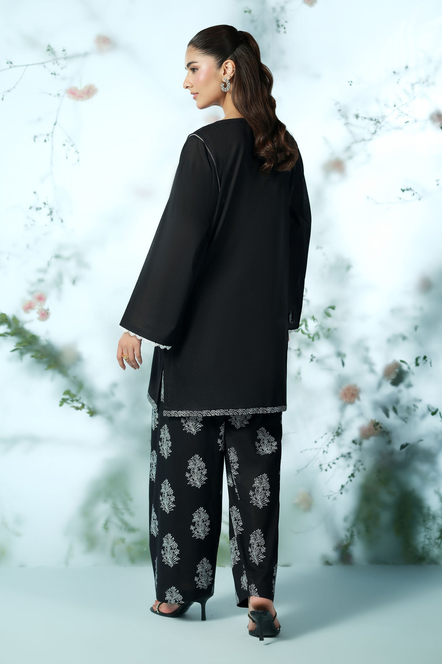 LAWN | EMBROIDERED