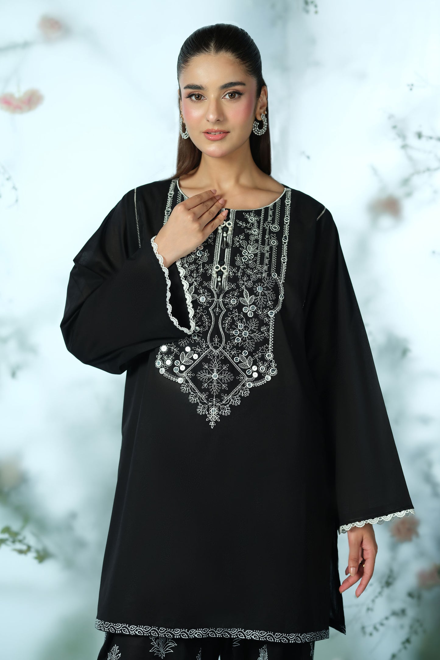 LAWN | EMBROIDERED