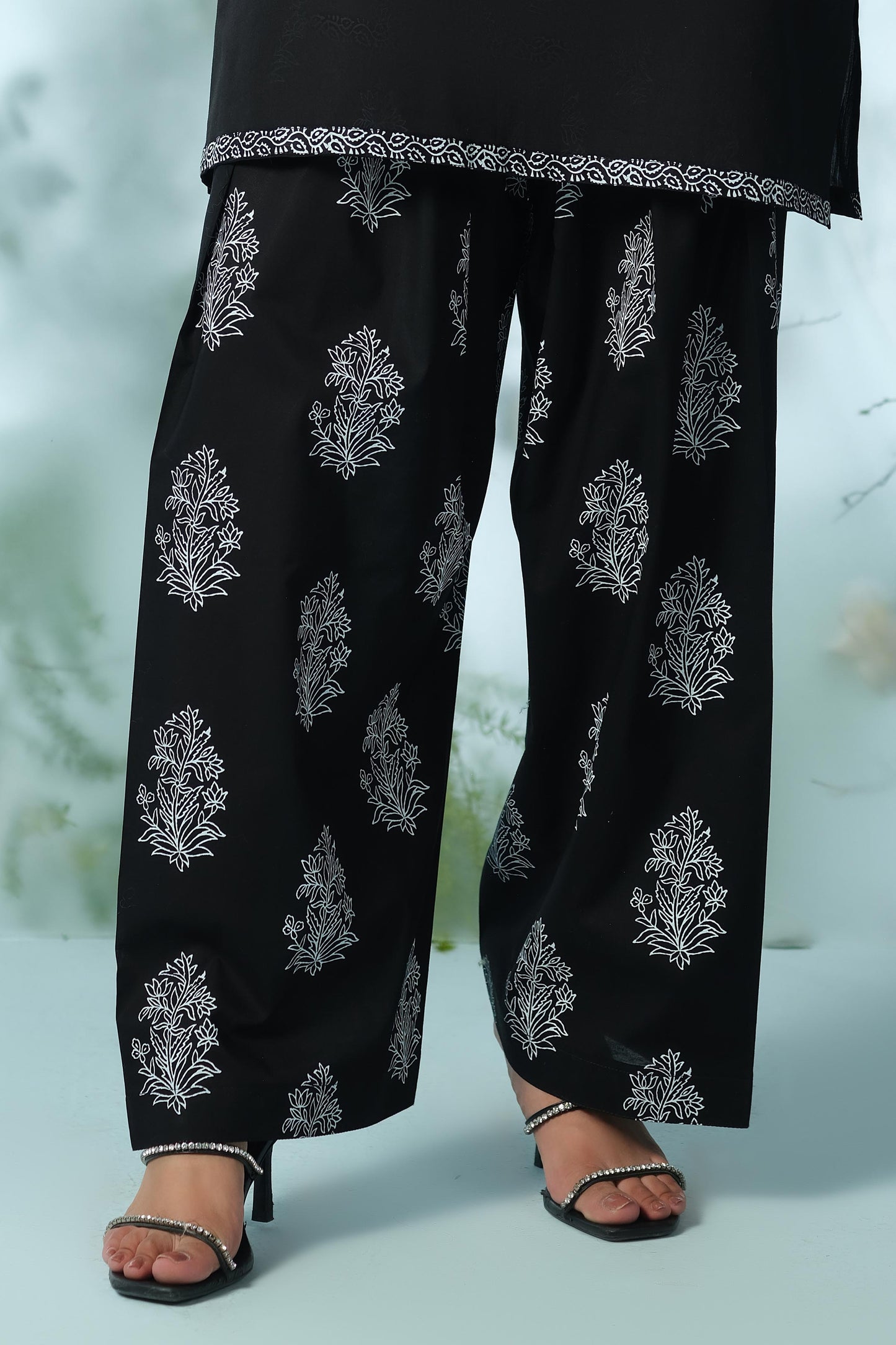 LAWN | EMBROIDERED