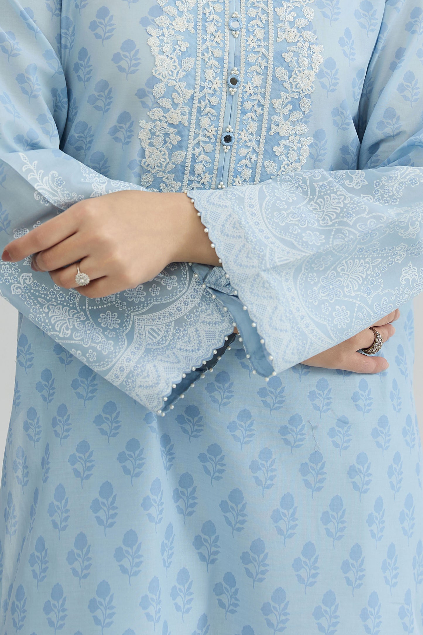 LAWN | EMBROIDERED