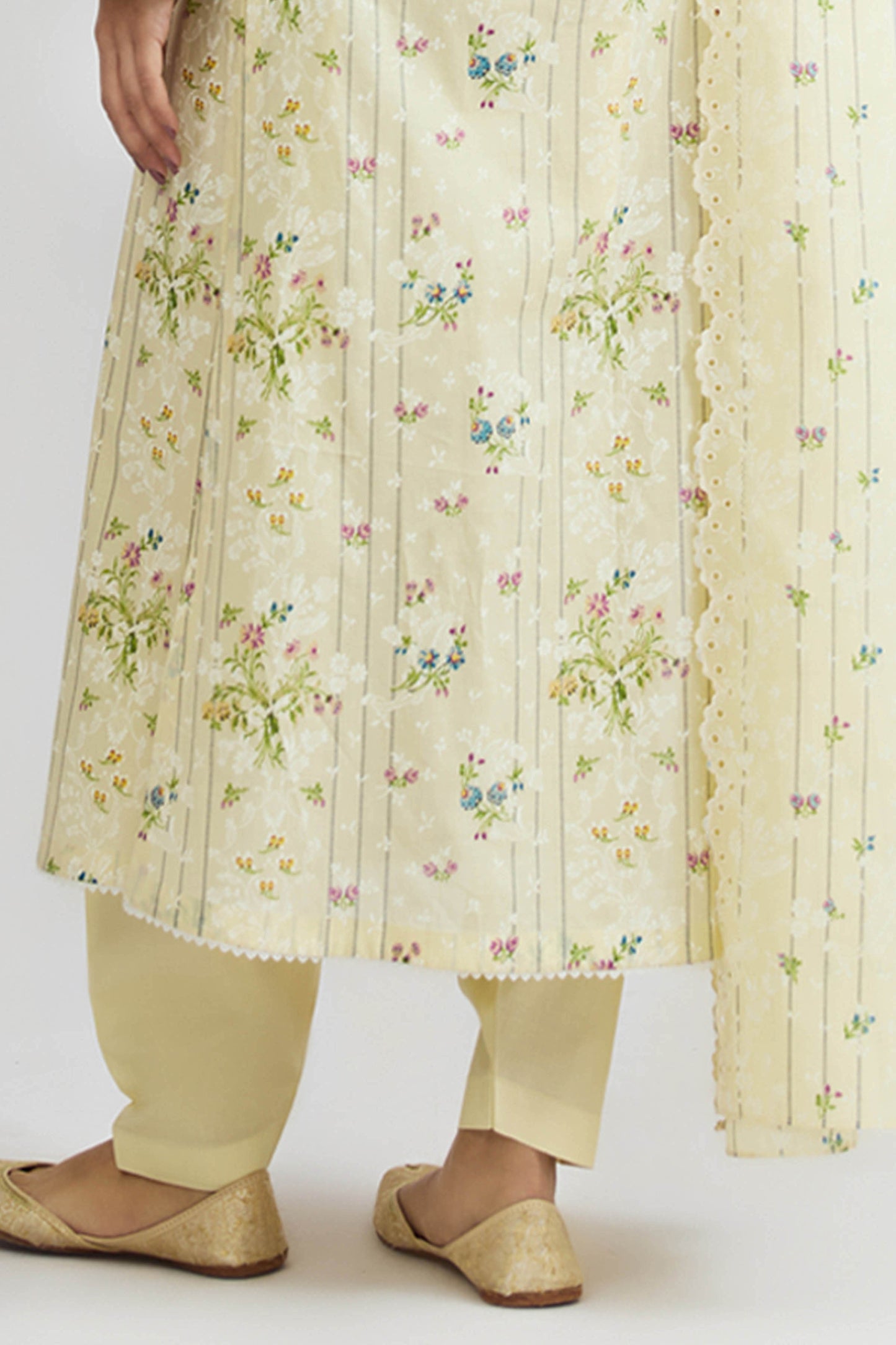 LAWN | EMBROIDERED