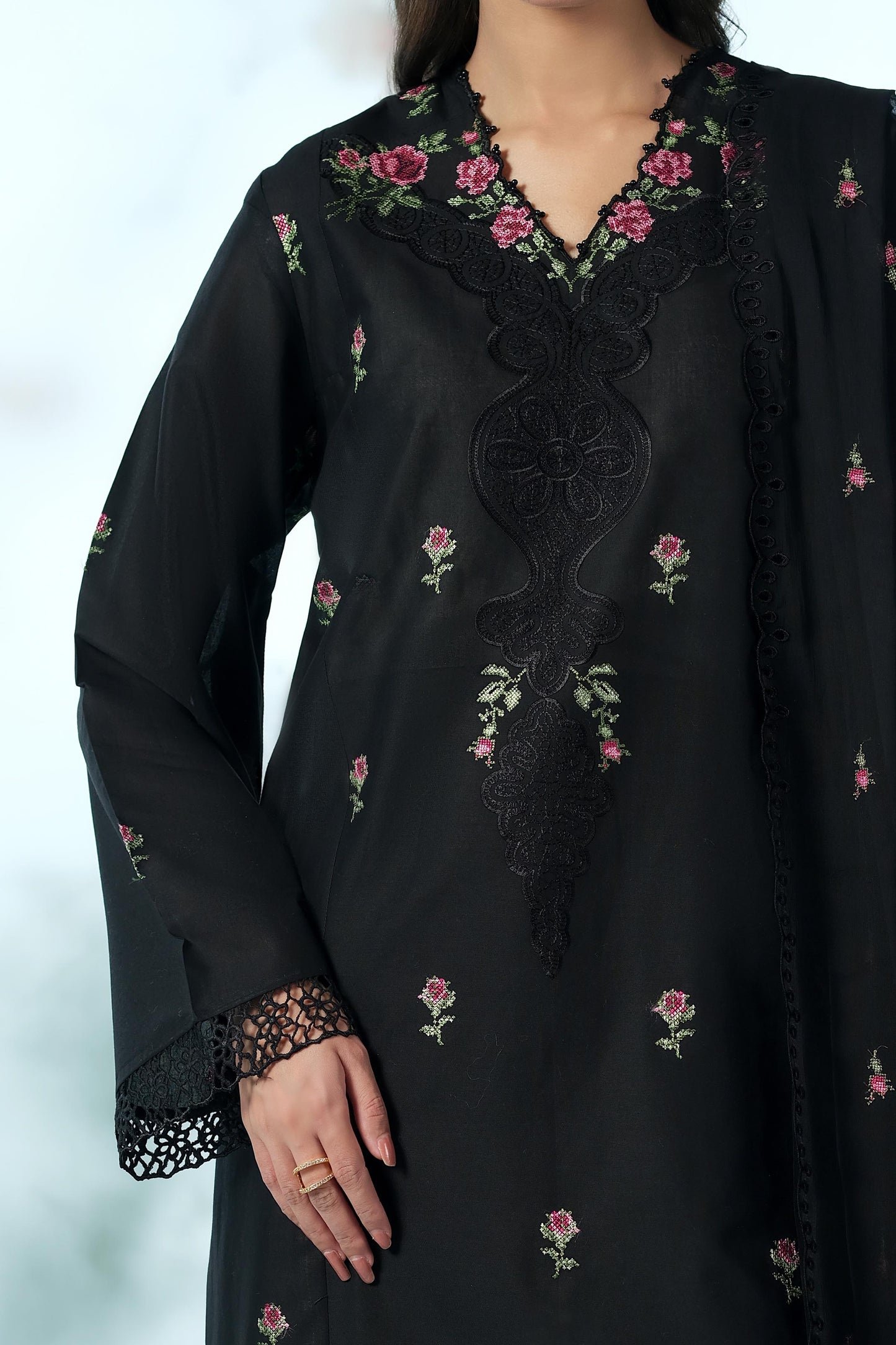 LAWN | EMBROIDERED