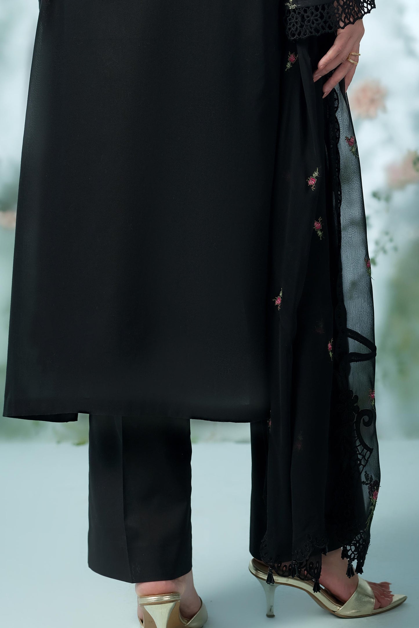 LAWN | EMBROIDERED