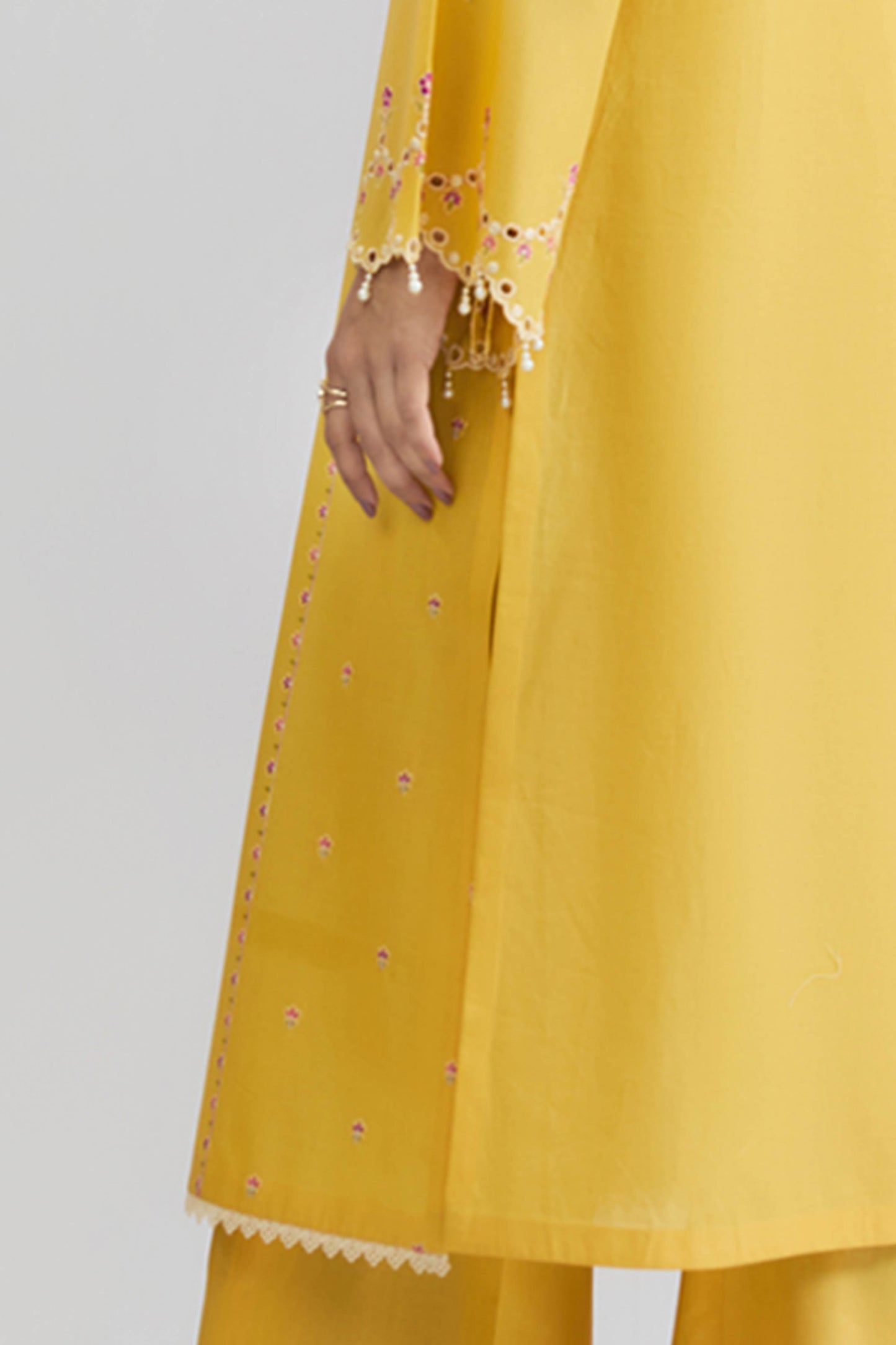 LAWN | EMBROIDERED