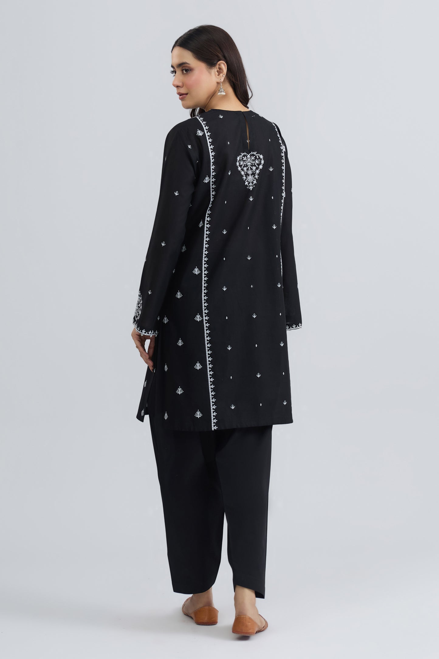 LAWN | EMBROIDERED
