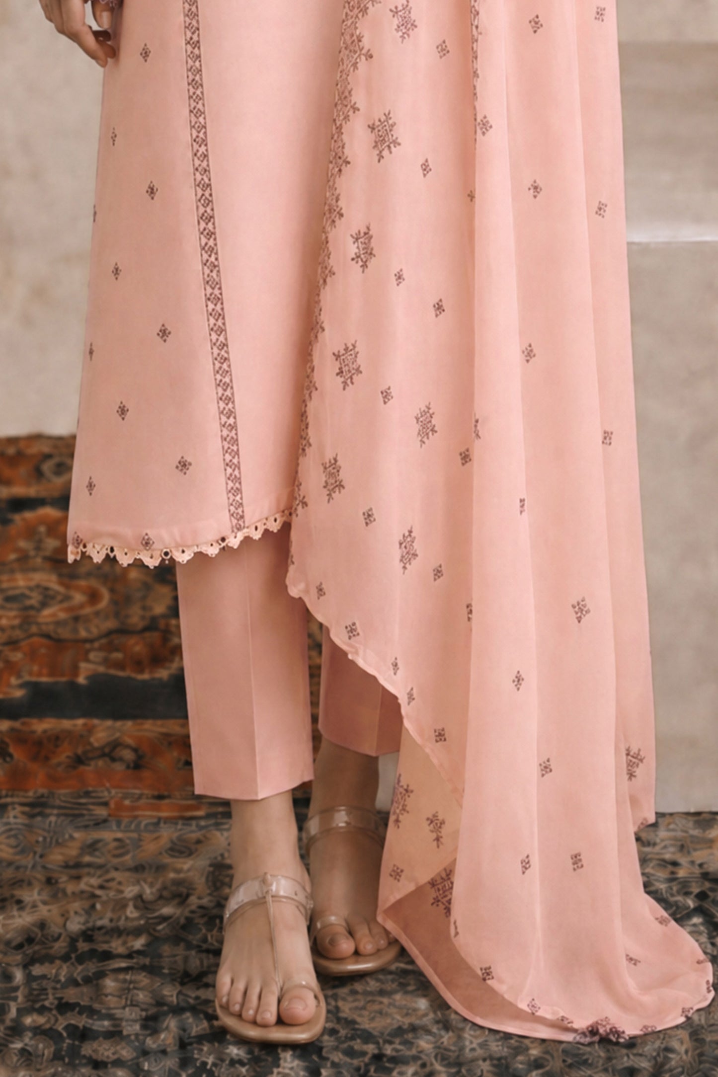 LAWN | EMBROIDERED