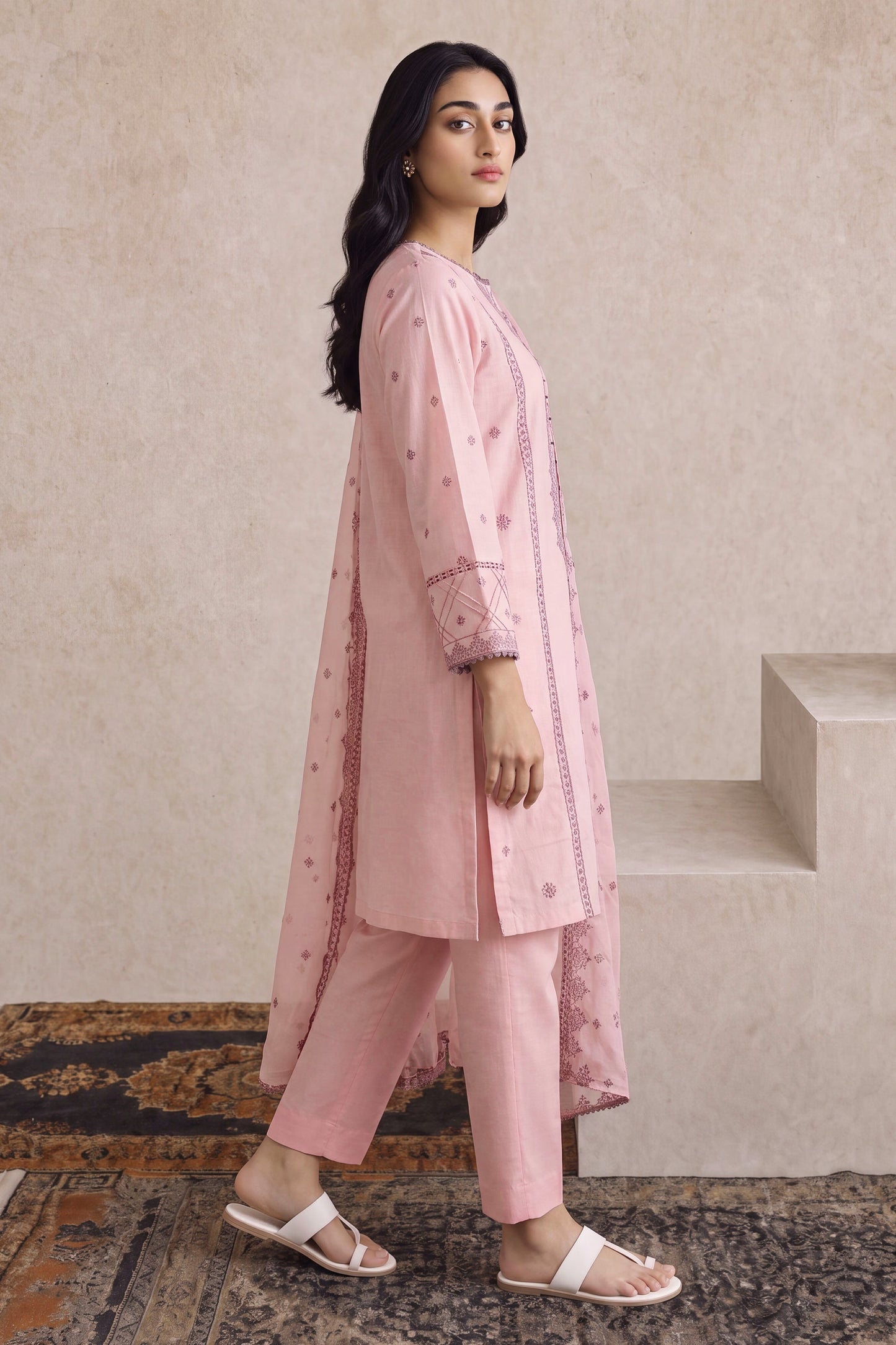 LAWN | EMBROIDERED
