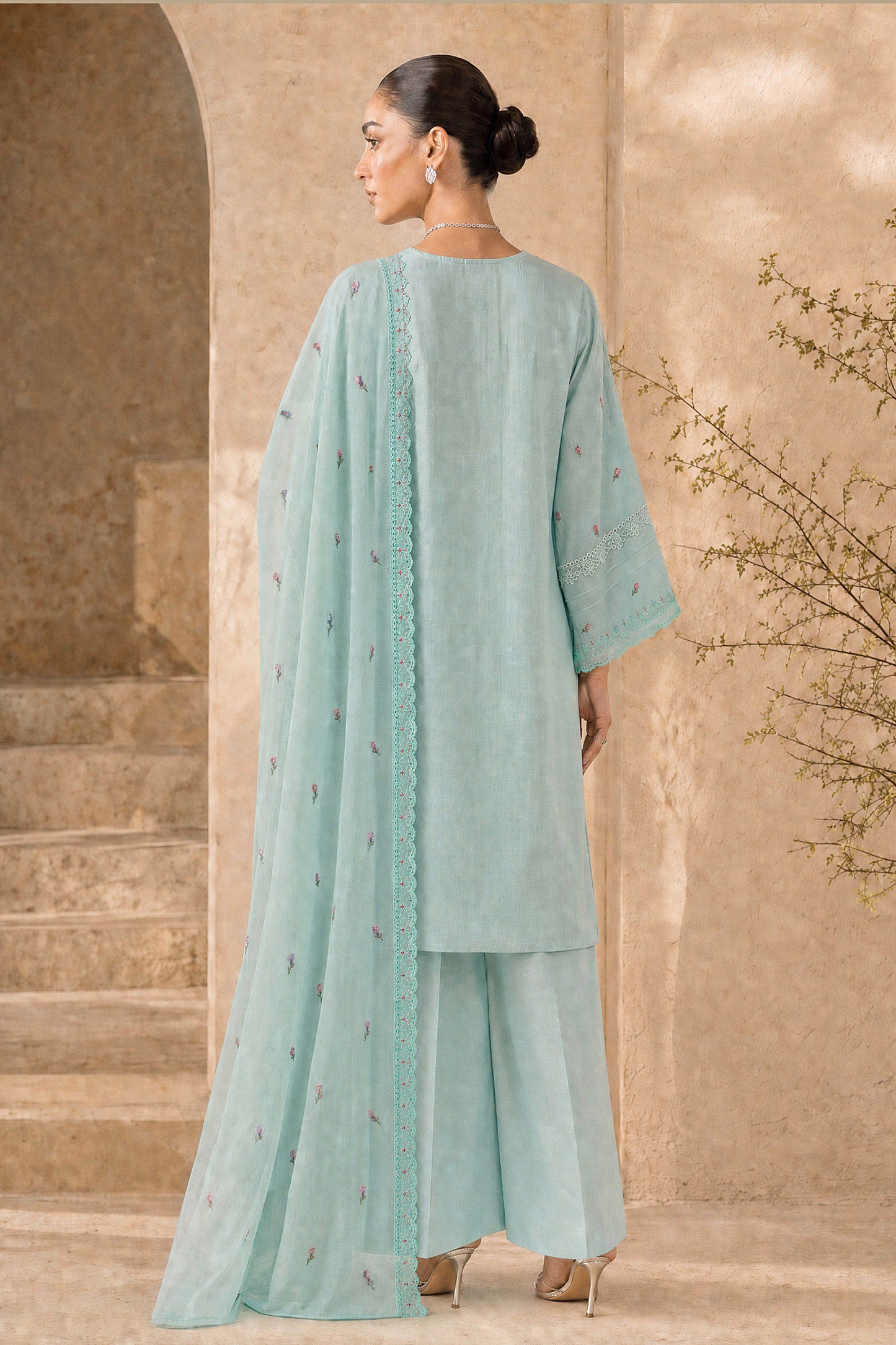 LAWN | EMBROIDERED