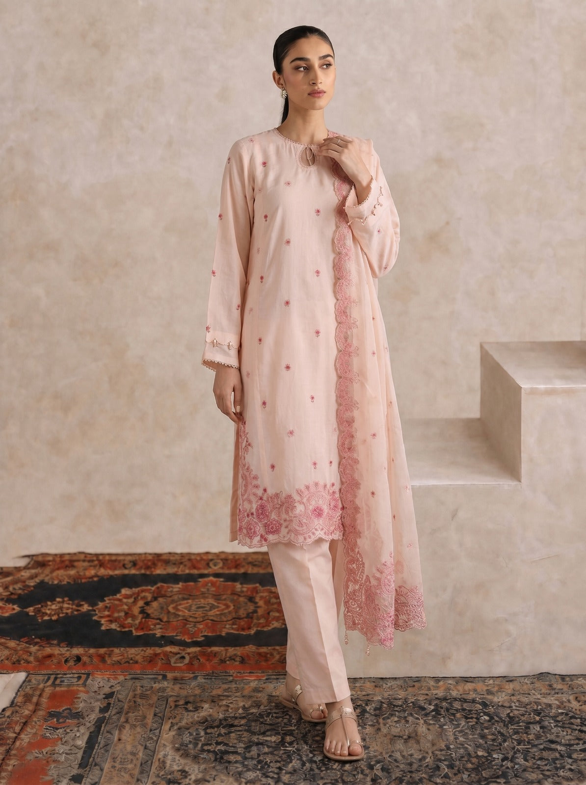 LAWN | EMBROIDERED