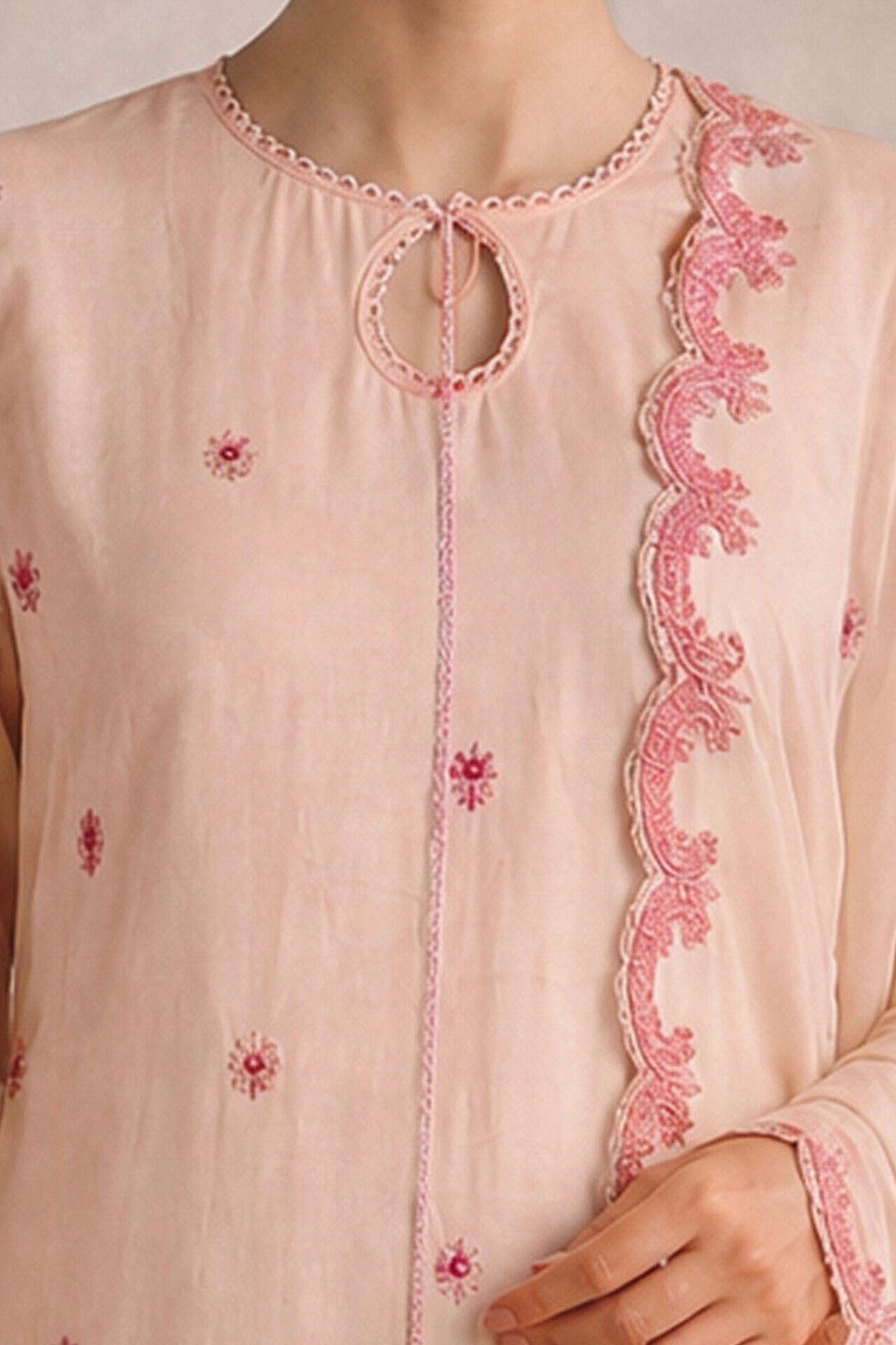 LAWN | EMBROIDERED