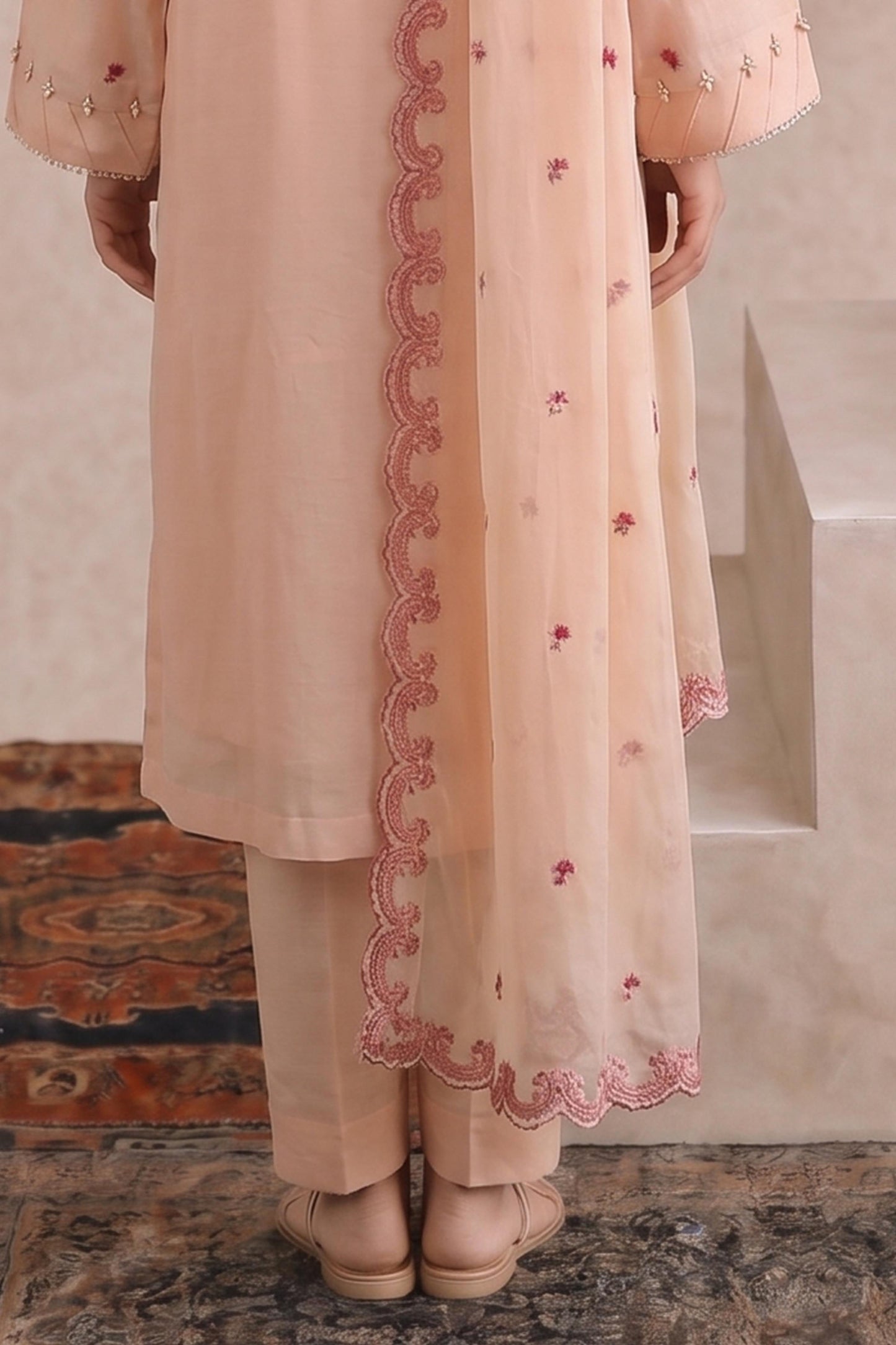LAWN | EMBROIDERED
