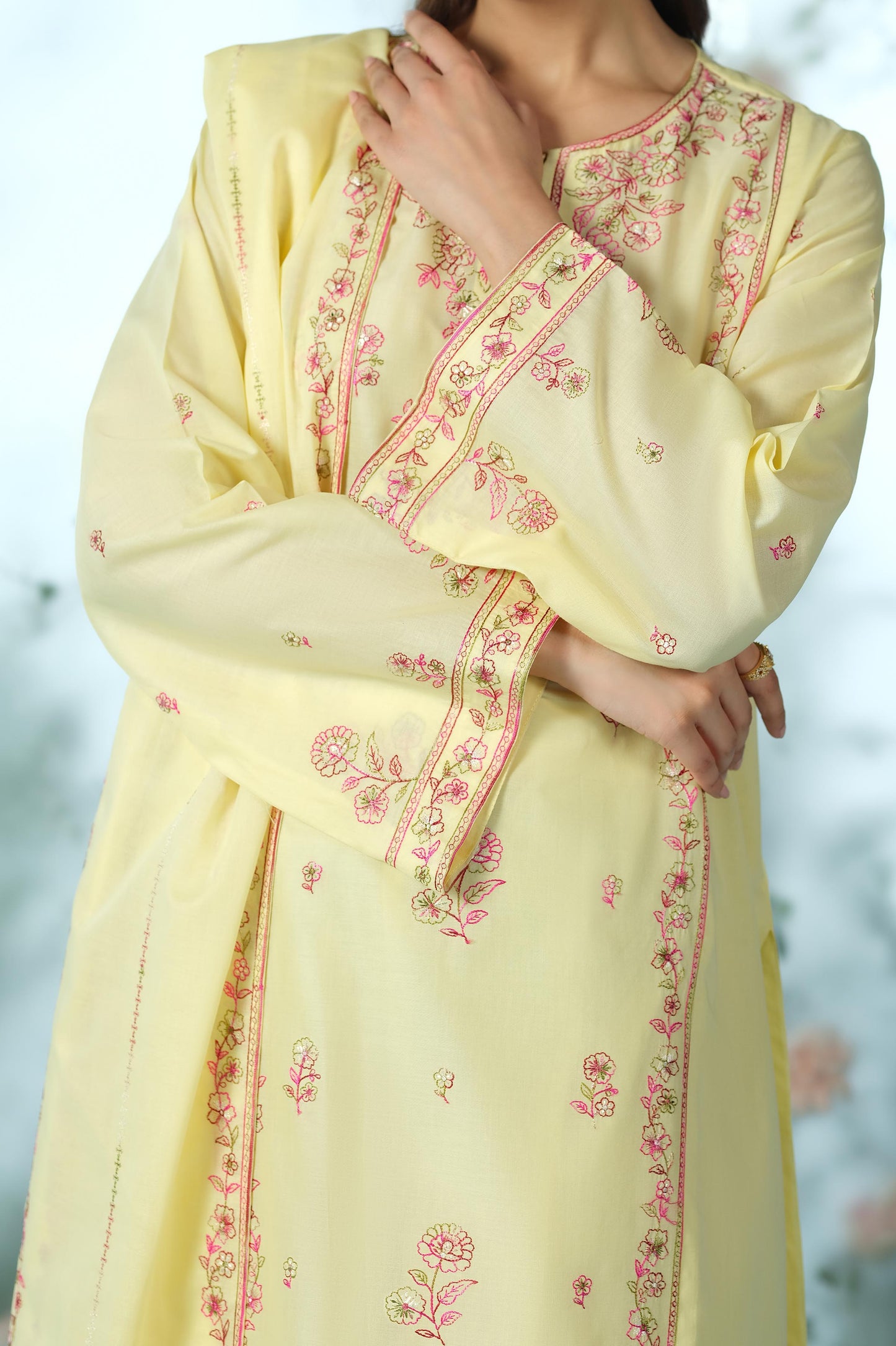LAWN | EMBROIDERED