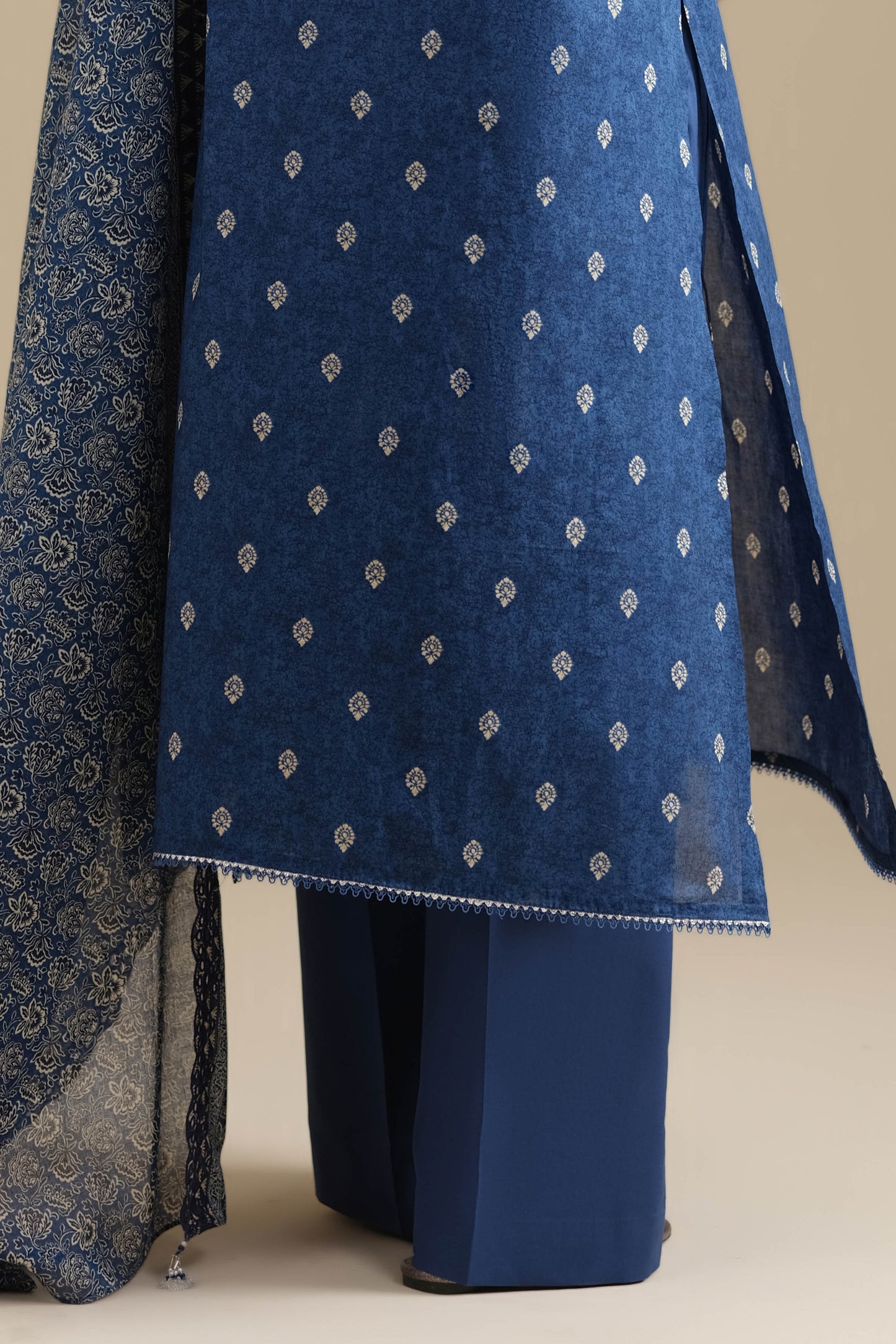 LAWN | EMBROIDERED