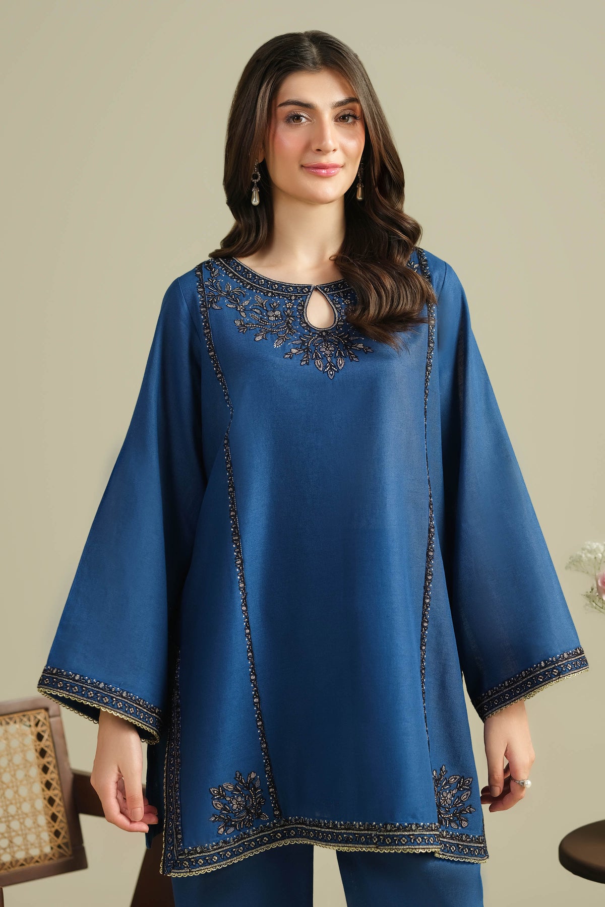 KHADDAR | EMBROIDERED