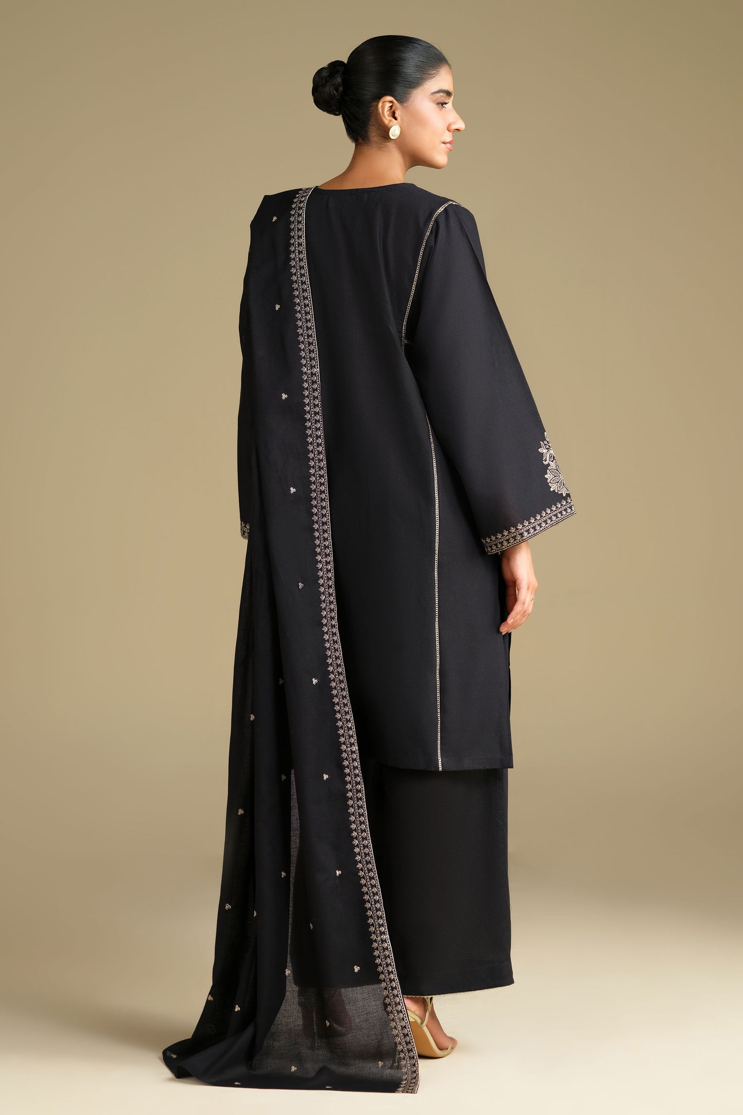KHADDAR | EMBROIDERED