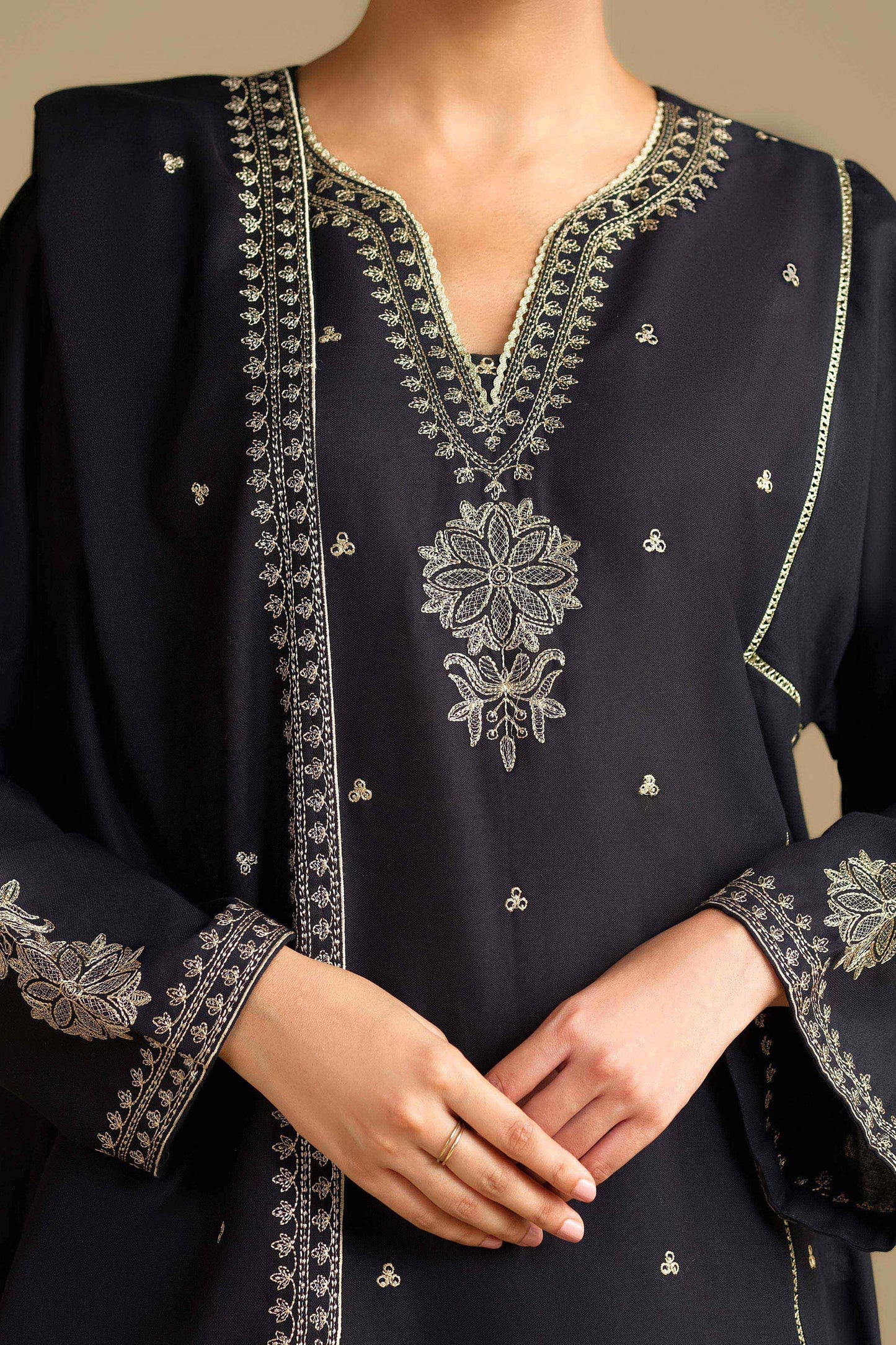 KHADDAR | EMBROIDERED