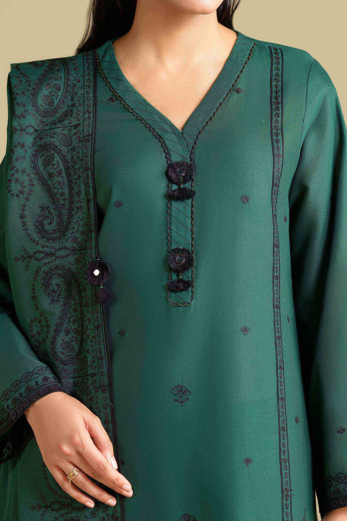 KHADDAR | EMBROIDERED