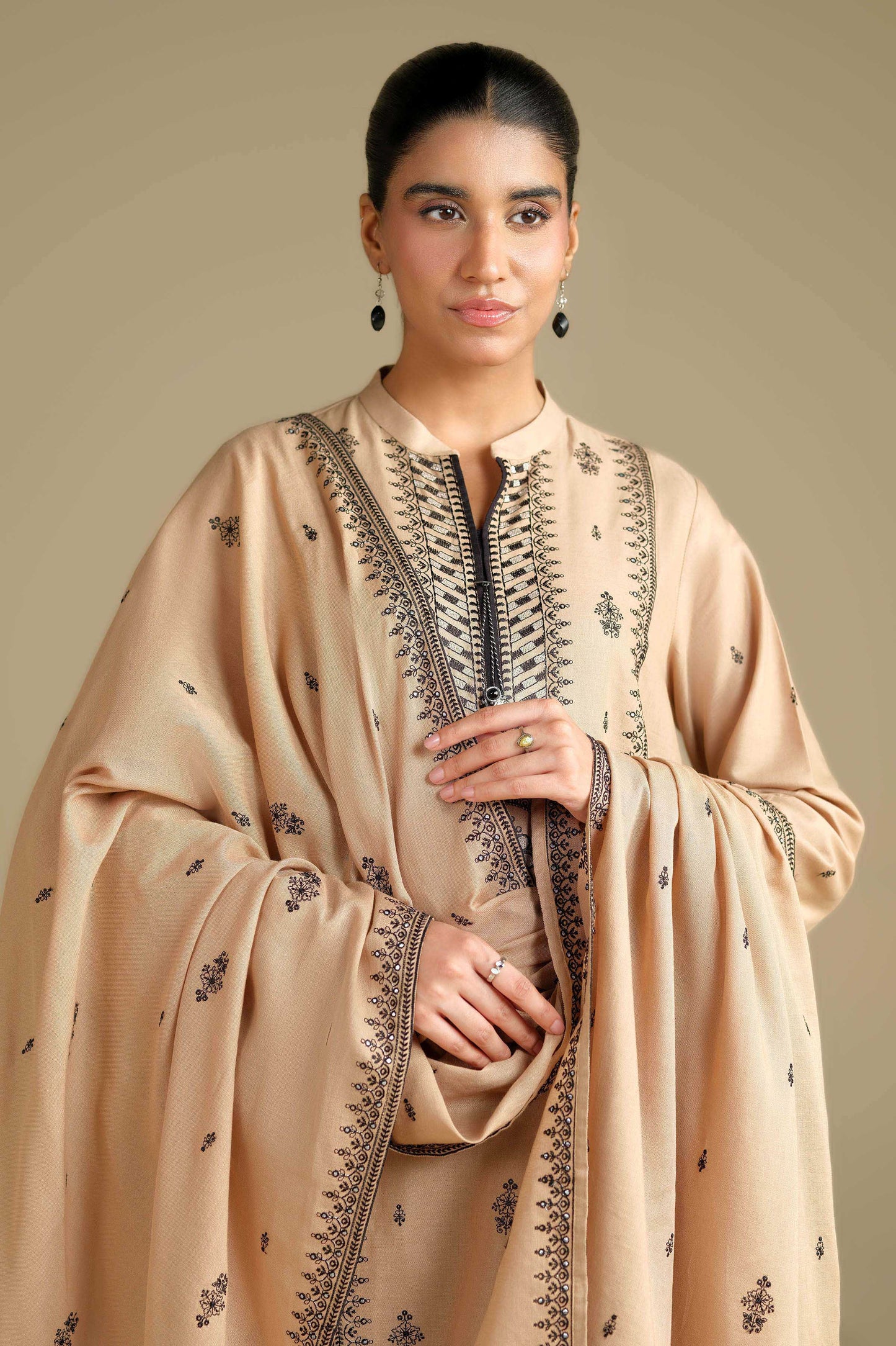 KHADDAR | EMBROIDERED