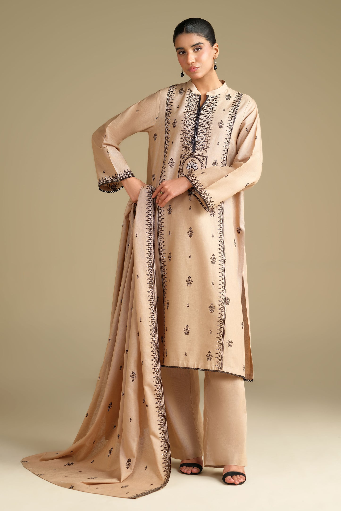 KHADDAR | EMBROIDERED