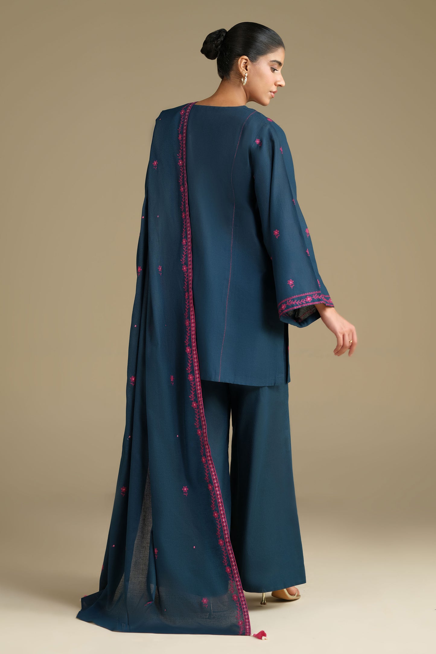 KHADDAR | EMBROIDERED