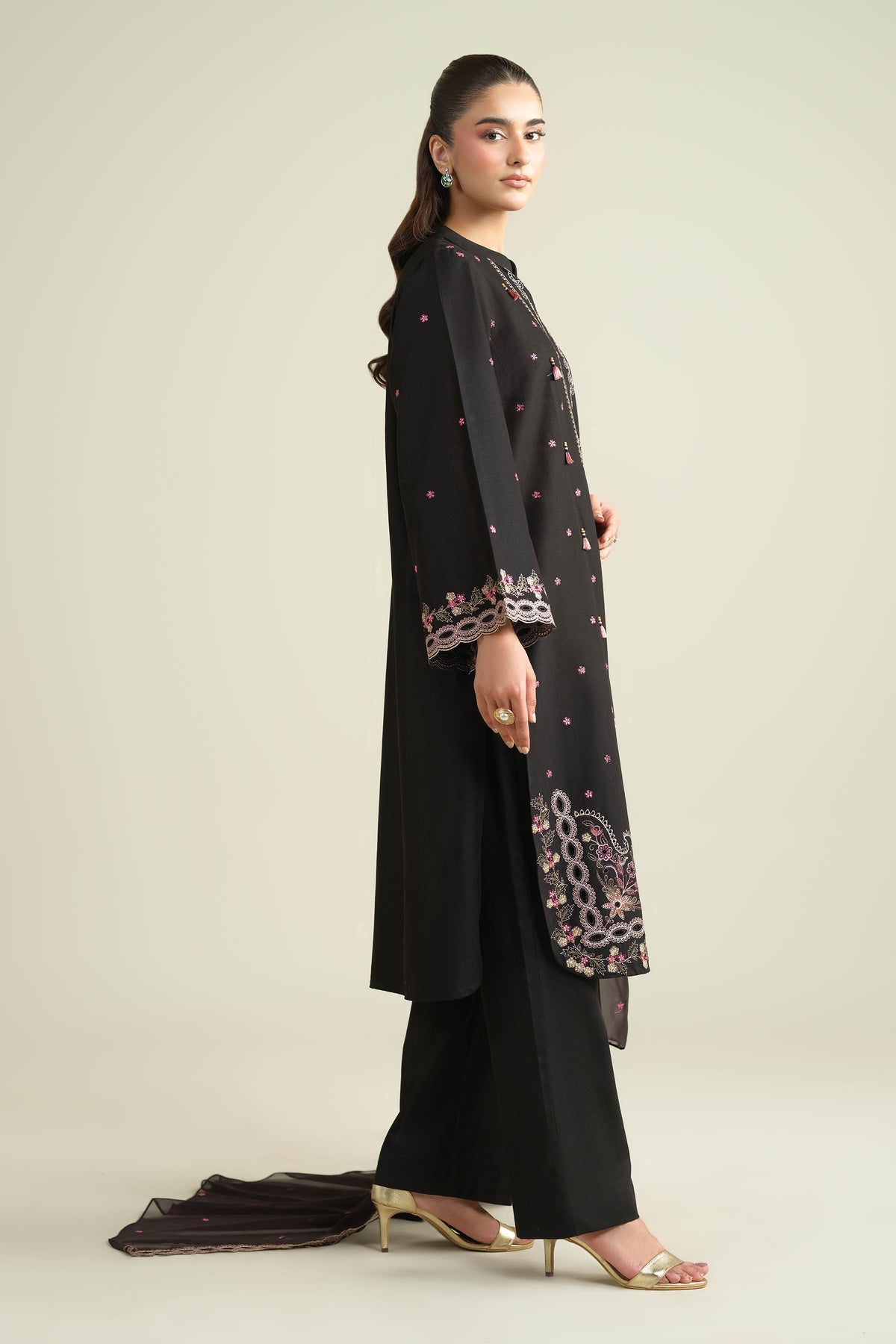 KHADDAR | EMBROIDERED