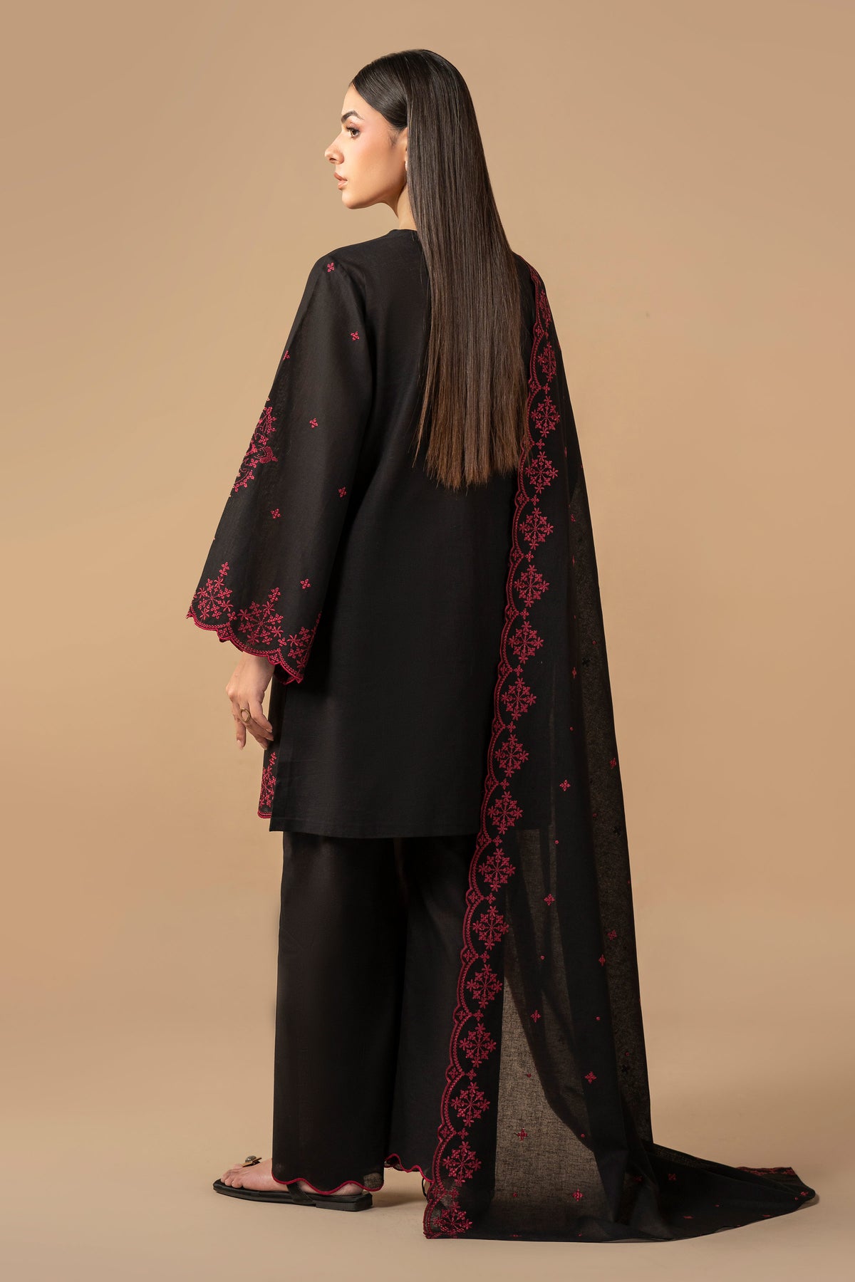 KHADDAR | EMBROIDERED