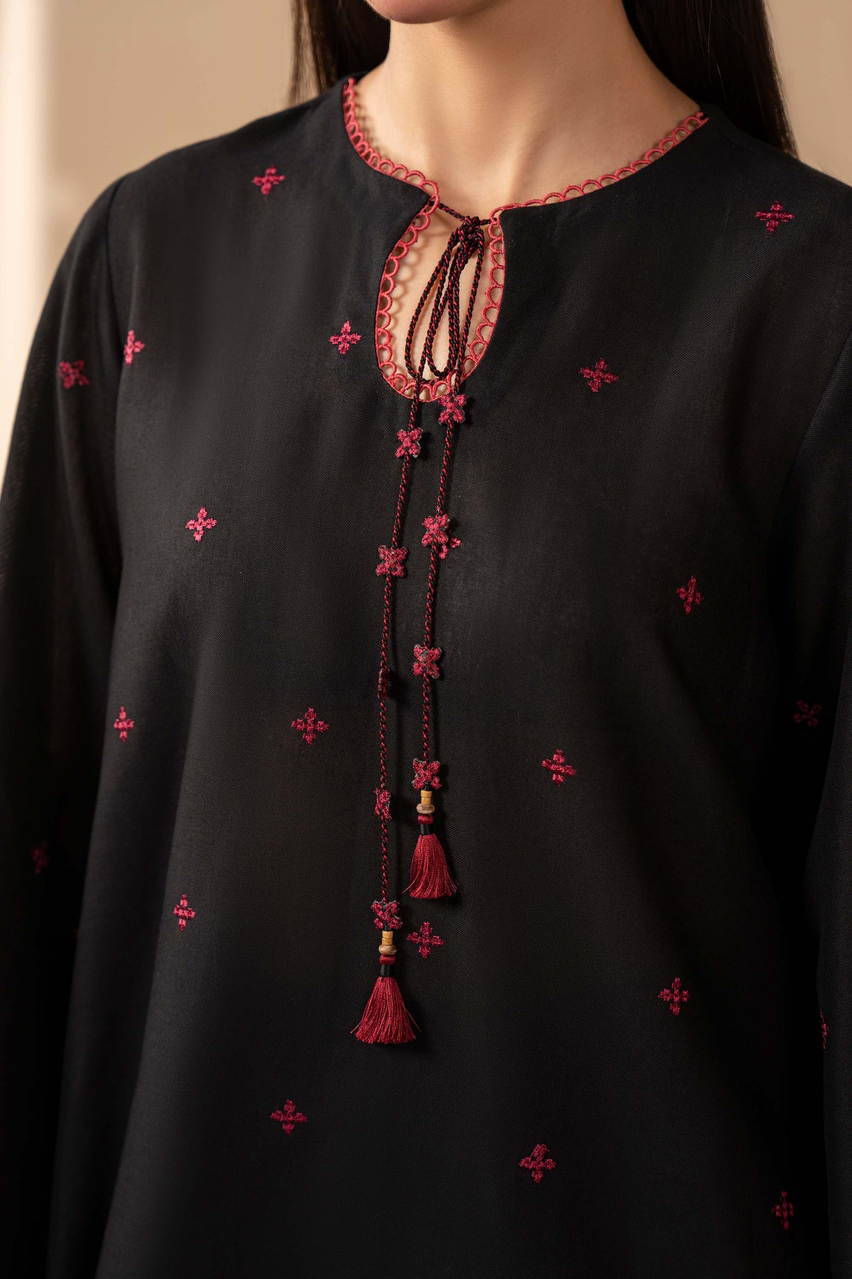 KHADDAR | EMBROIDERED