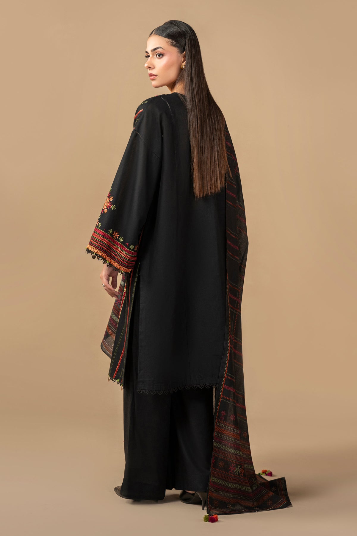 KHADDAR | EMBROIDERED