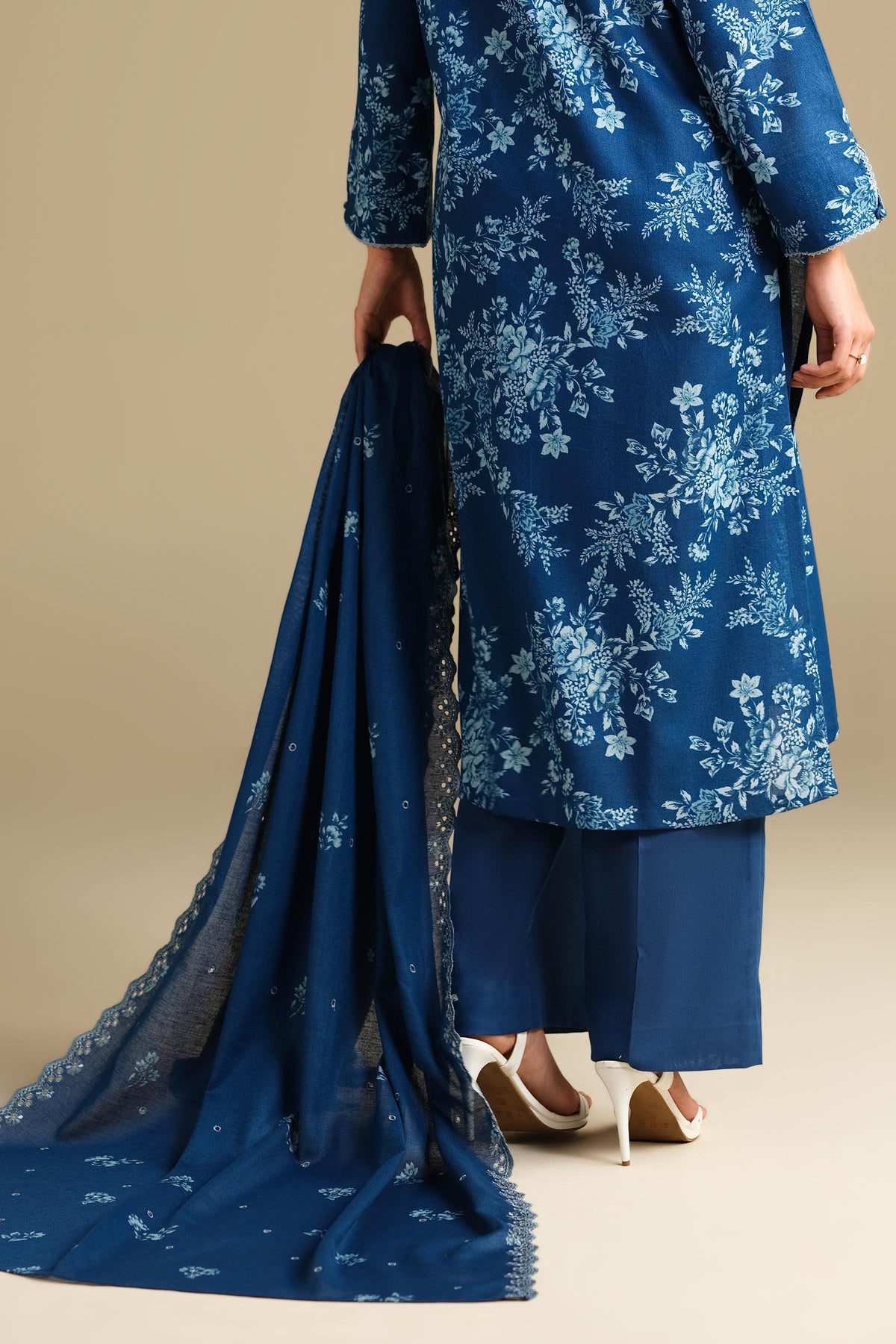 KHADDAR | EMBROIDERED